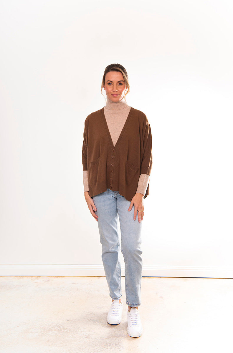 BRIDGE & LORD MERINO CASHMERE OVERSIZED BOXY CARDI ESPRESSO