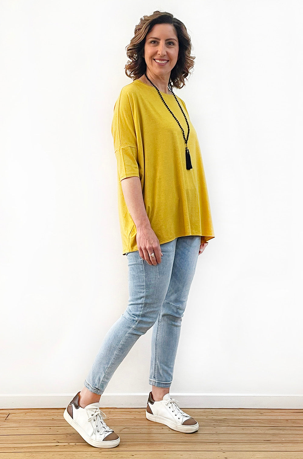 BAMBOO SHORT SLEEVE CURVED HEM BOX TOP PICKLE