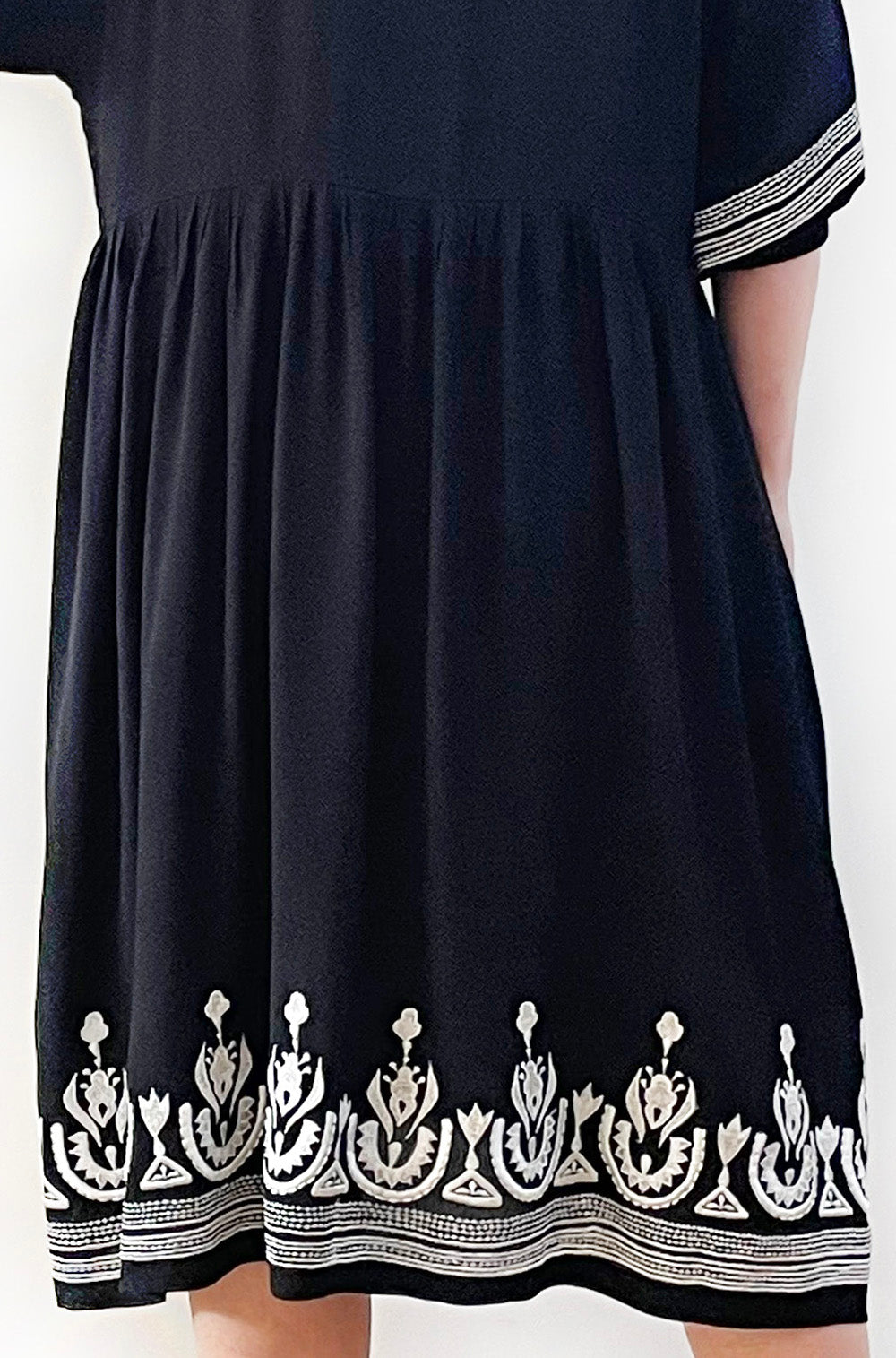 VISCOSE EMBROIDERED DRESS BLACK
