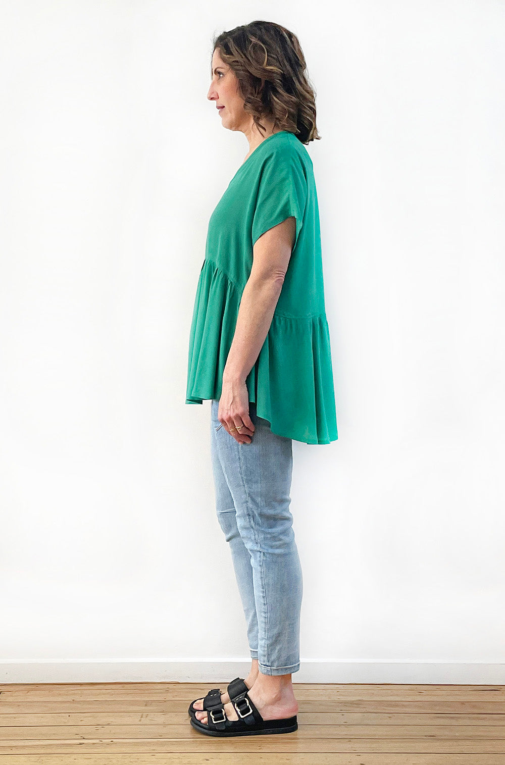 VISCOSE V-NECK SMOCK TOP JADE GREEN