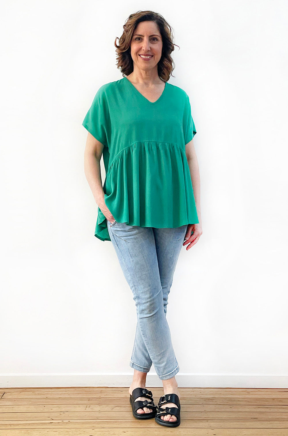 VISCOSE V-NECK SMOCK TOP JADE GREEN