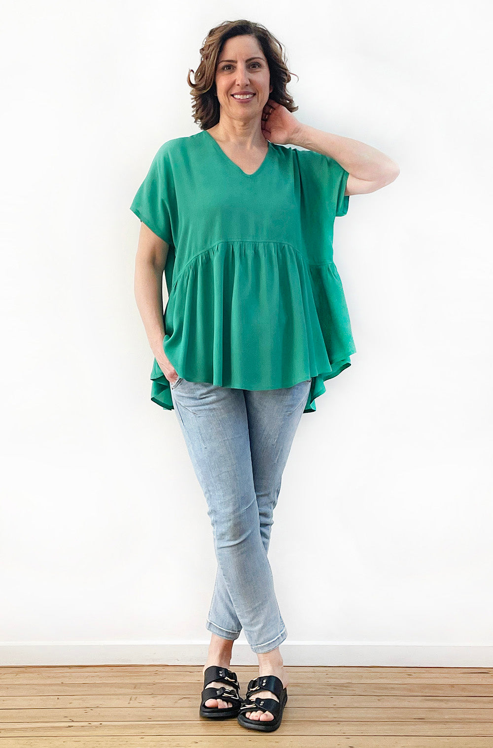 VISCOSE V-NECK SMOCK TOP JADE GREEN