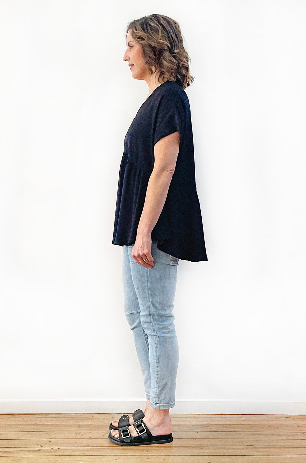 VISCOSE V-NECK SMOCK TOP BLACK