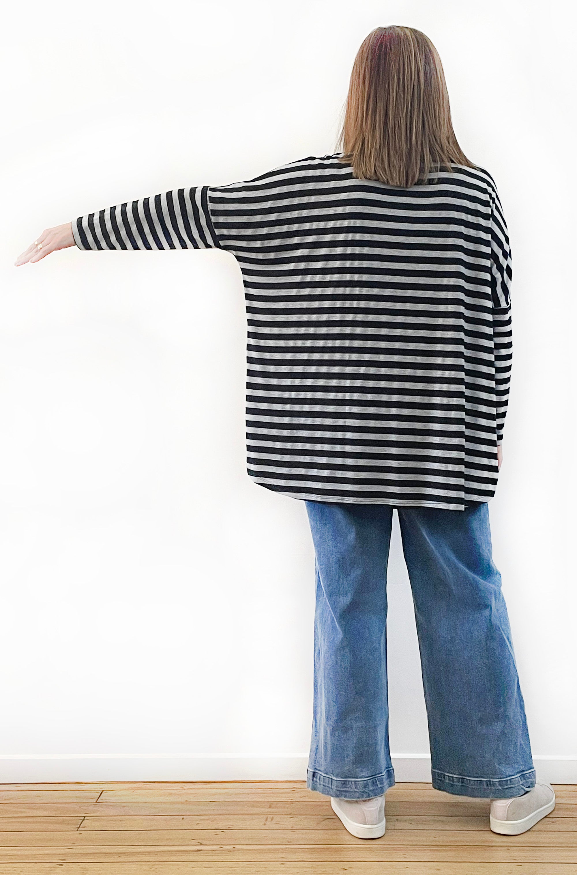 LONG SLEEVE CURVED HEM BOX TEE STRIPE