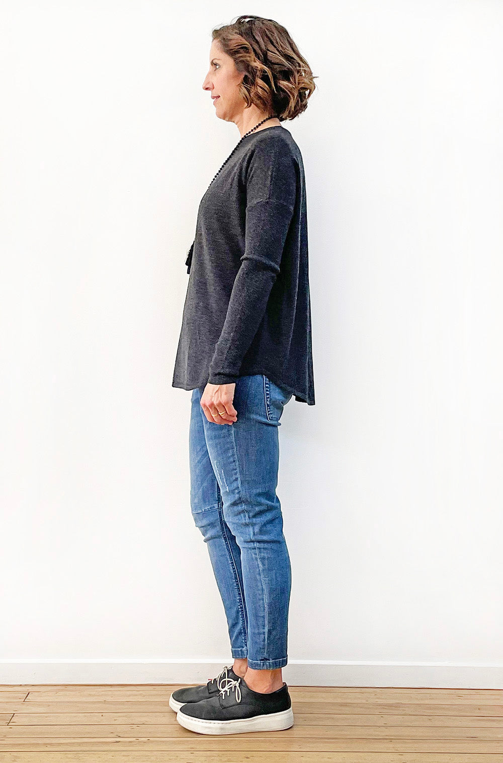 BRIDGE & LORD MERINO CASHMERE RELAXED CREW NECK COAL
