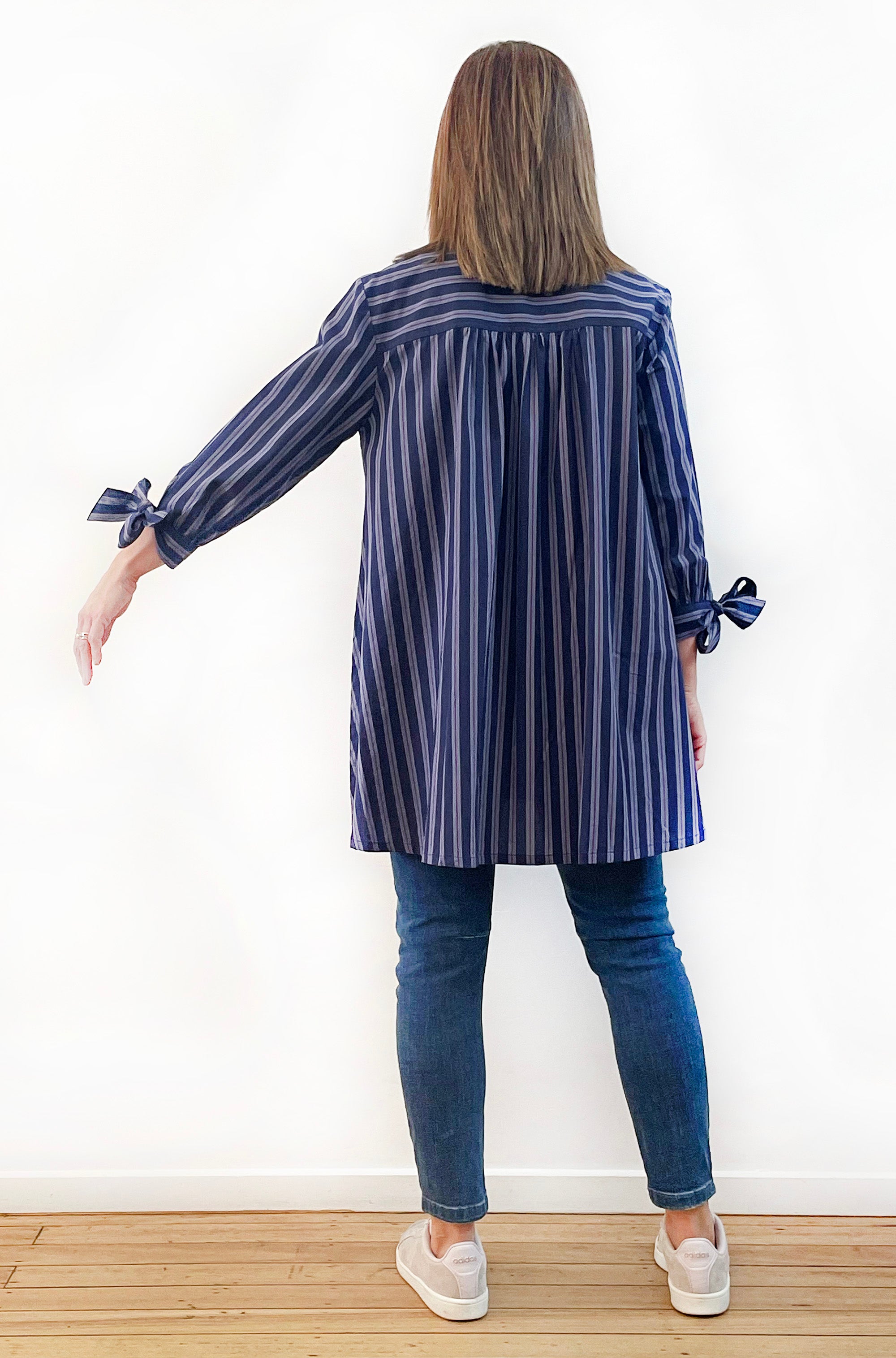 COTTON TIE SLEEVE SWING SHIRT NAVY STRIPE