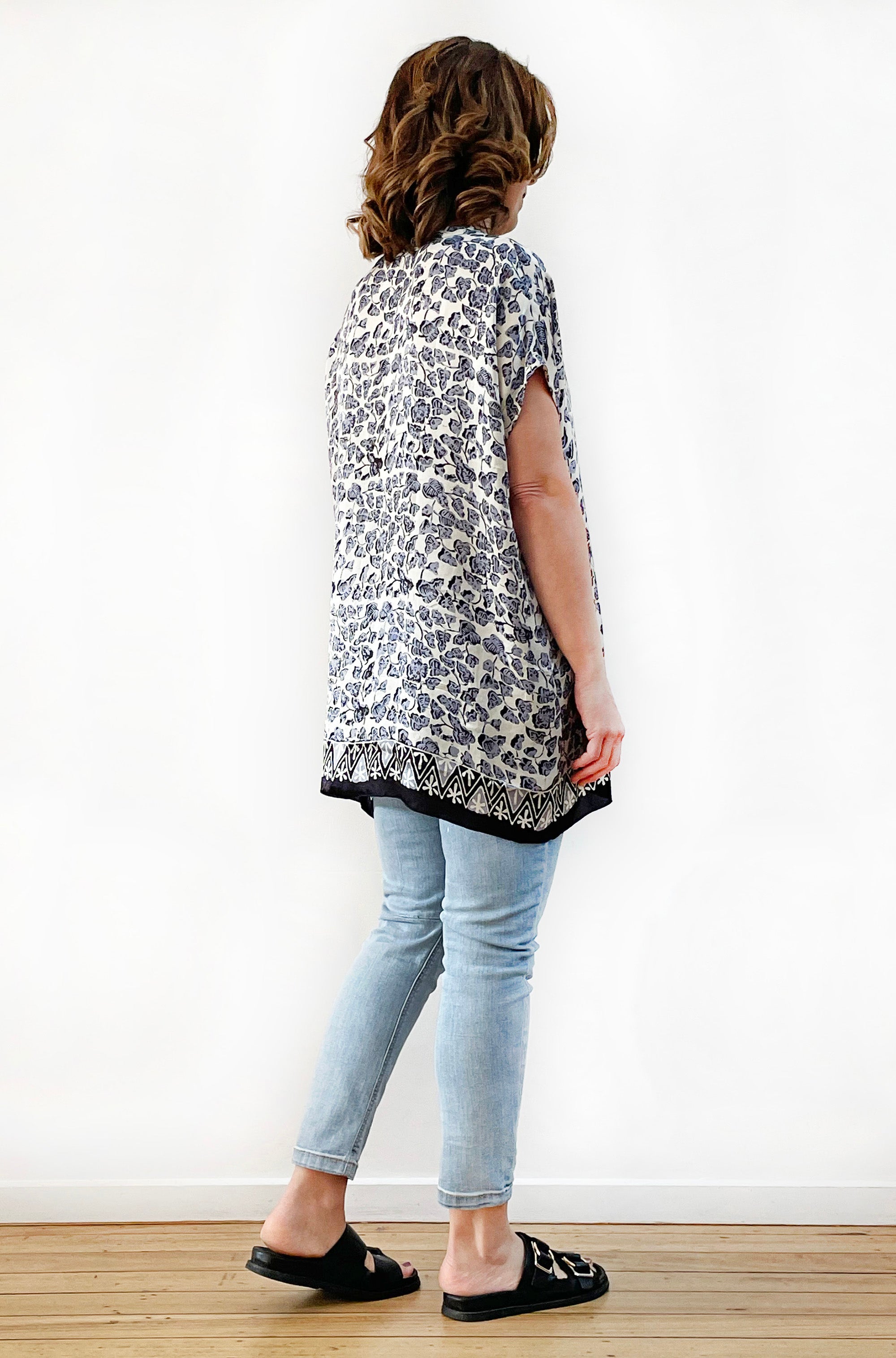 SILK TUNIC IN BLUE LEAF PRINT