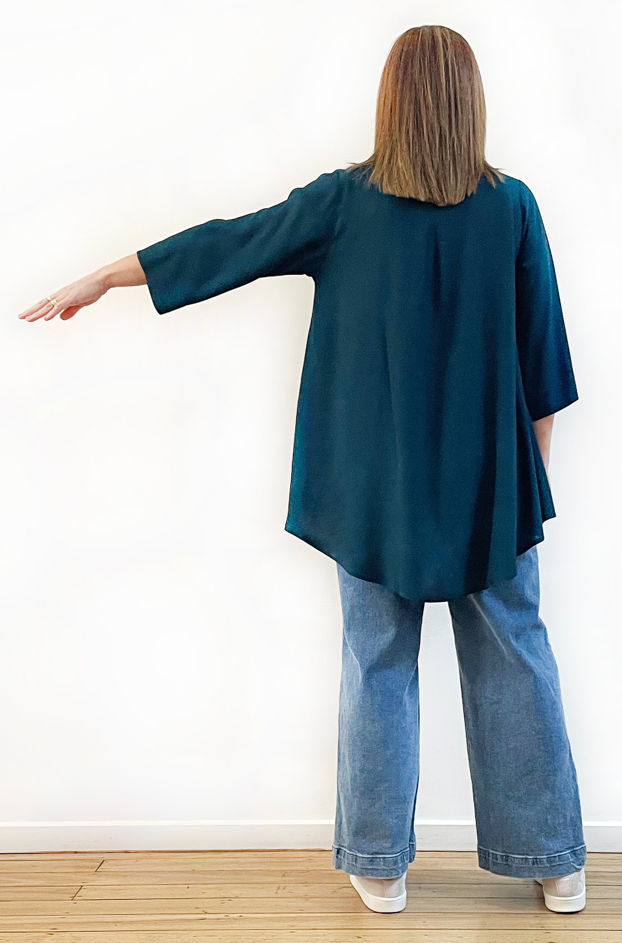 VISCOSE 3/4 SLEEVE HI LO TOP DEEP GREEN