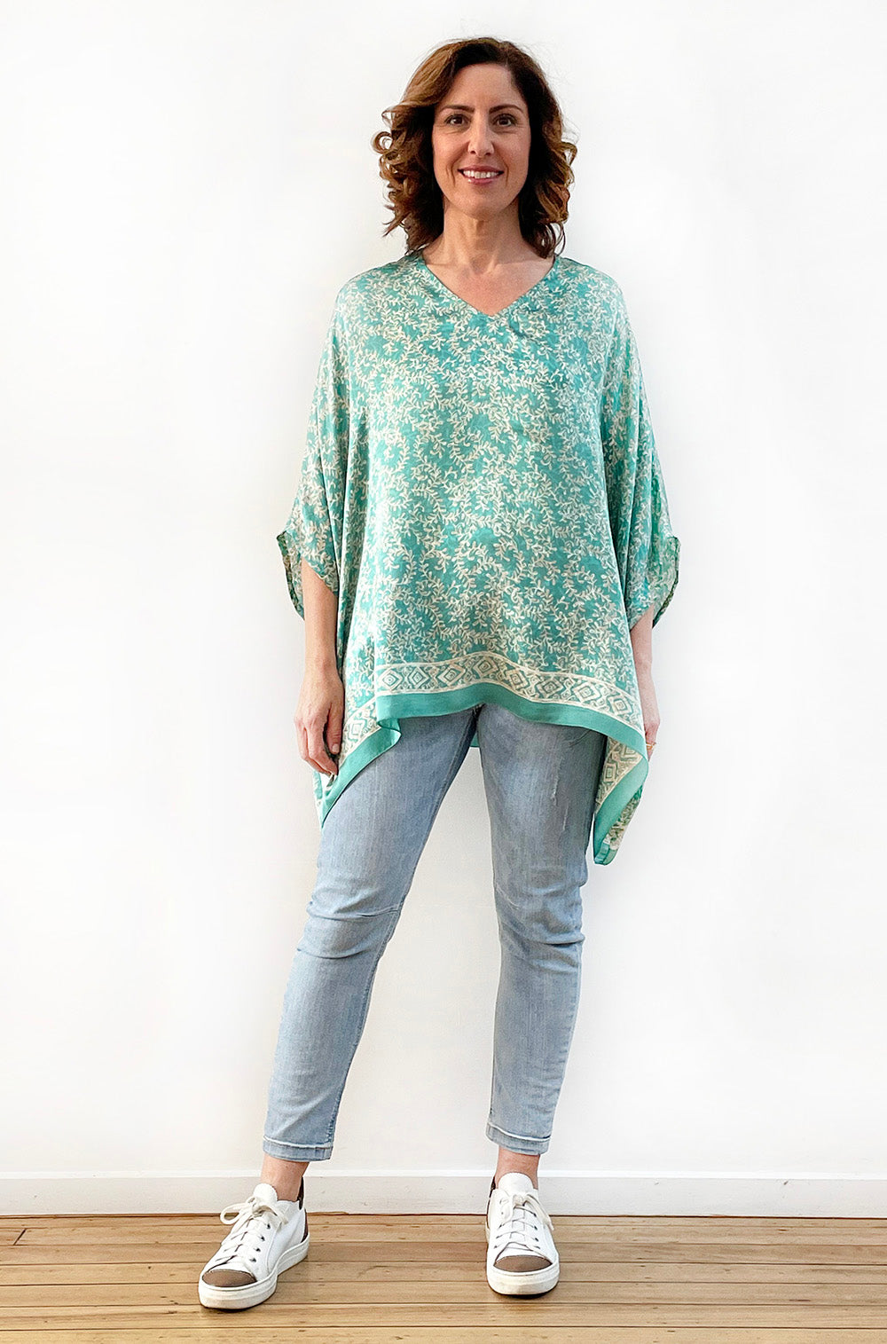 SILK PONCHO IN SOFT GREEN VINE PRINT