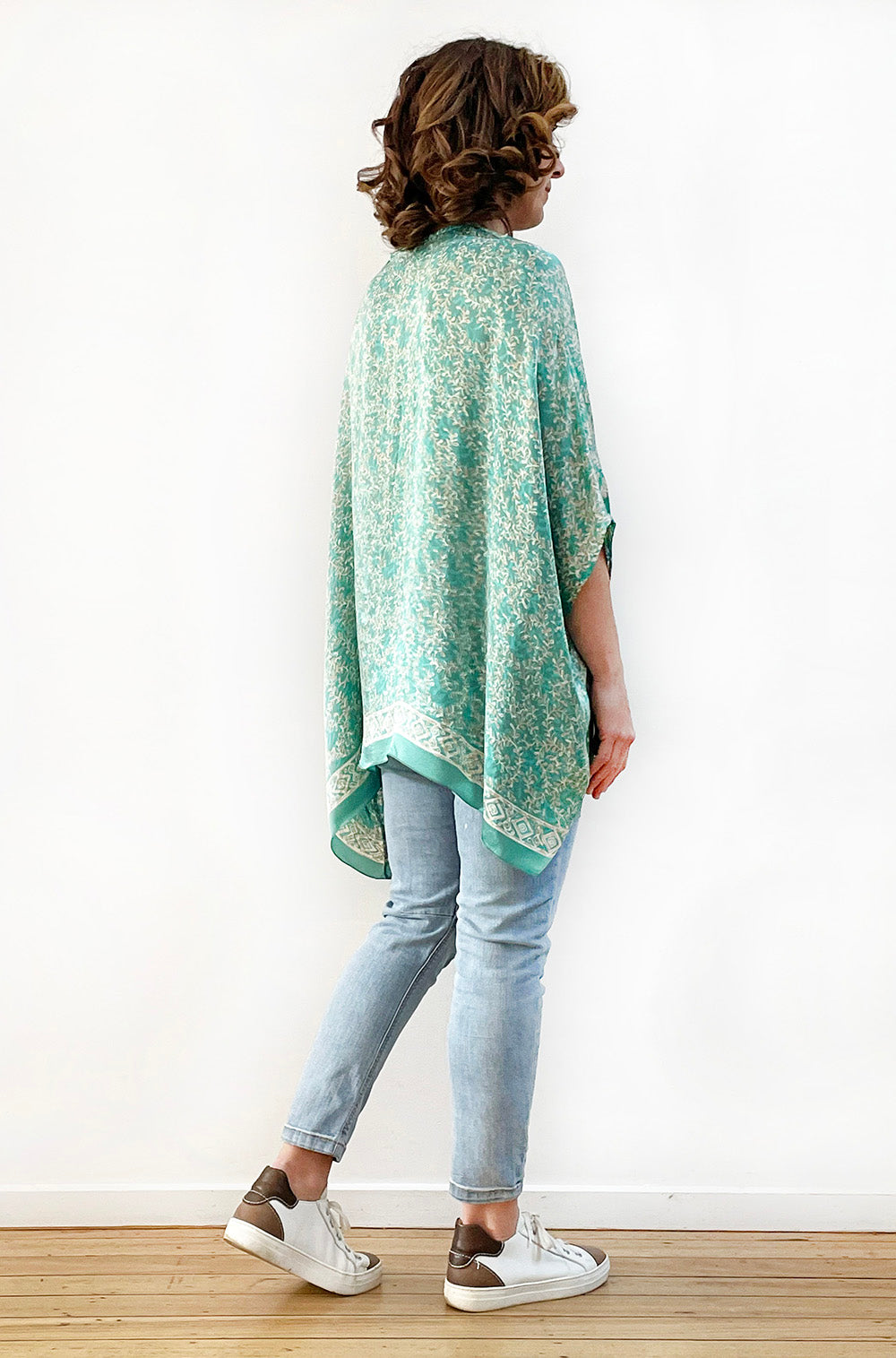 SILK PONCHO IN SOFT GREEN VINE PRINT