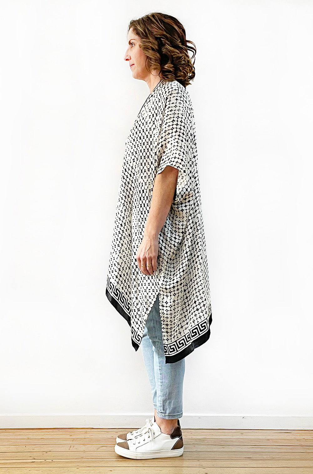 SILK KIMONO IN BLACK TILE PRINT