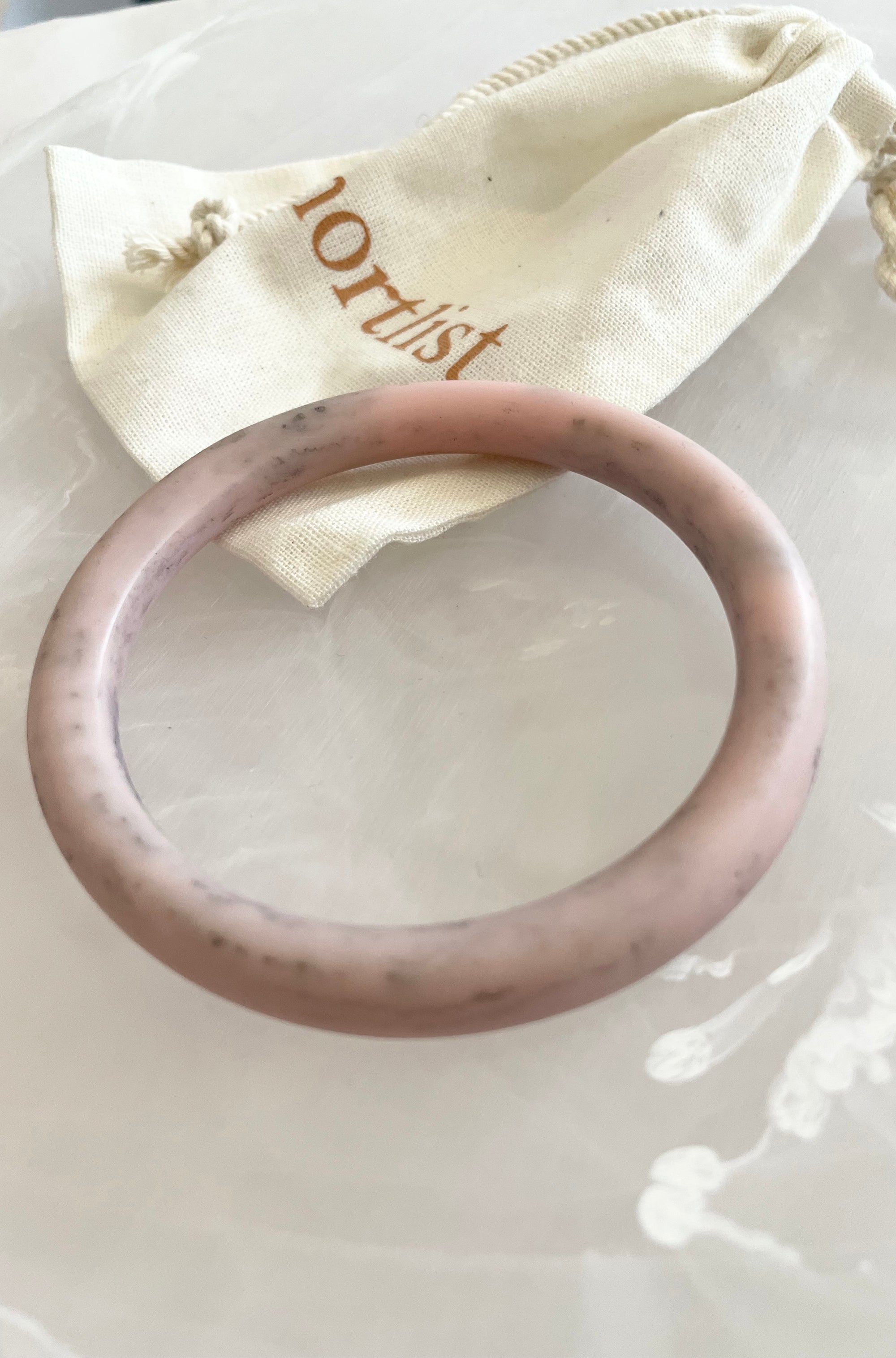 RESIN ROUND BANGLE PINK MARBLE