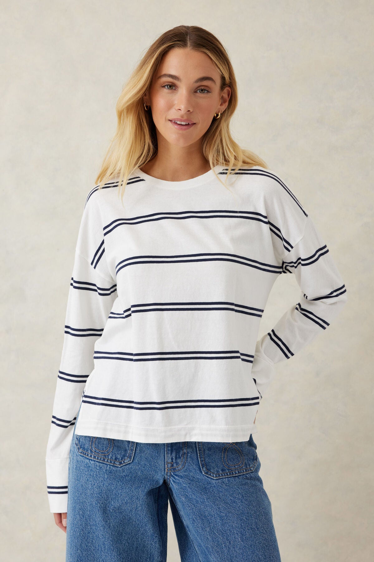 CERES LIFE 100% COTTON LONG SLEEVE SLOUCHY SPLIT HEM TEE VANILLA/NAVY STRIPE
