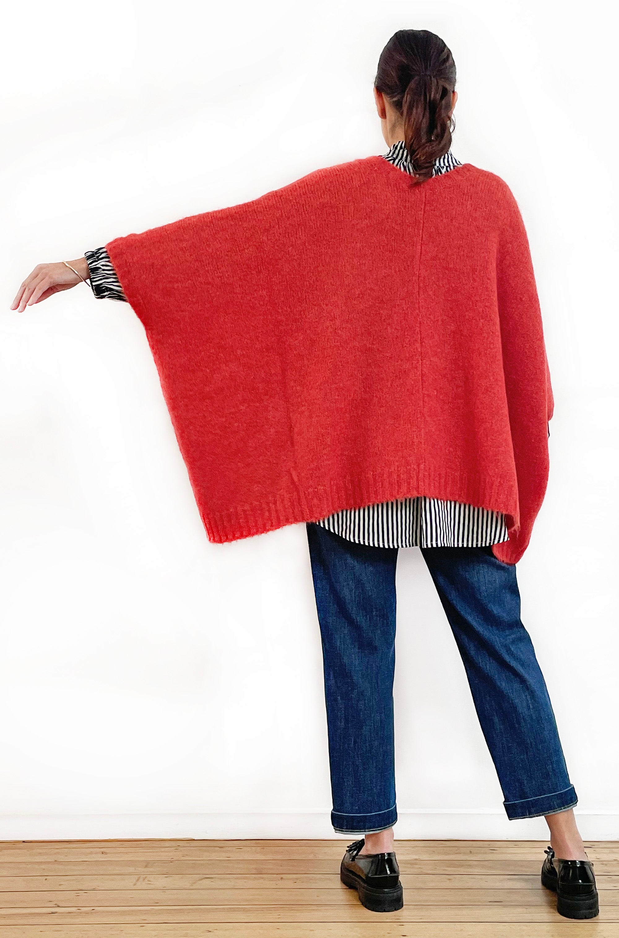 ALPACA WOOL BLEND SLEEVELESS OVERSIZED CARDI TOMATO RED