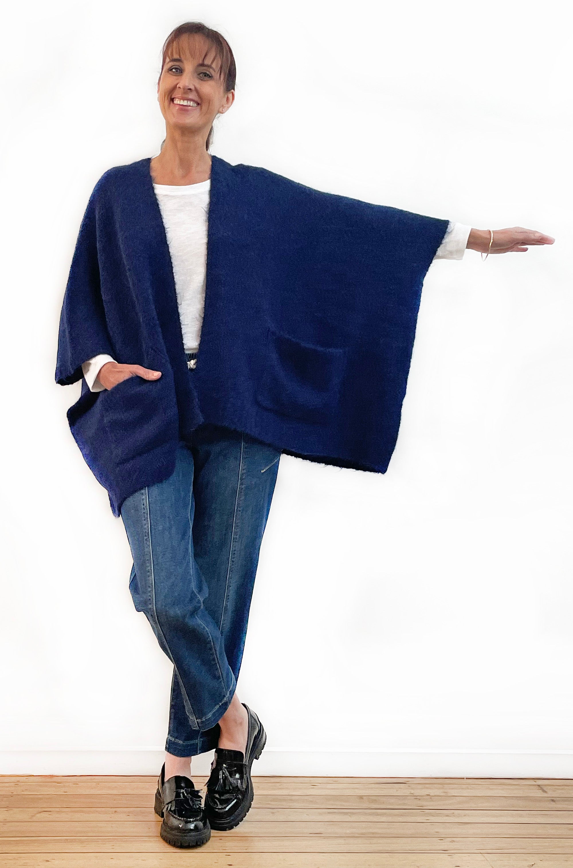ALPACA WOOL BLEND SLEEVELESS OVERSIZED CARDI MIDNIGHT BLUE