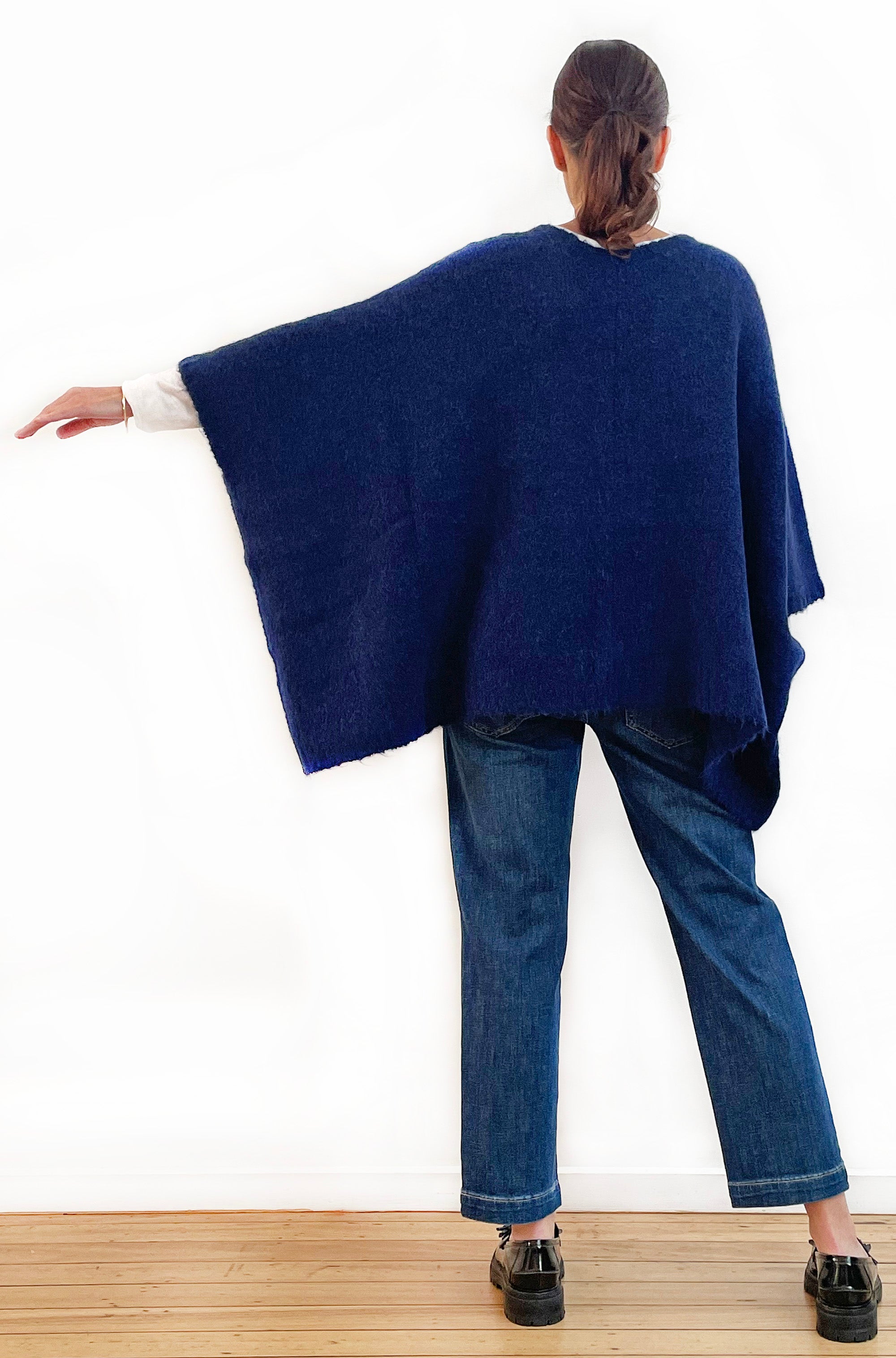 ALPACA WOOL BLEND SLEEVELESS OVERSIZED CARDI MIDNIGHT BLUE
