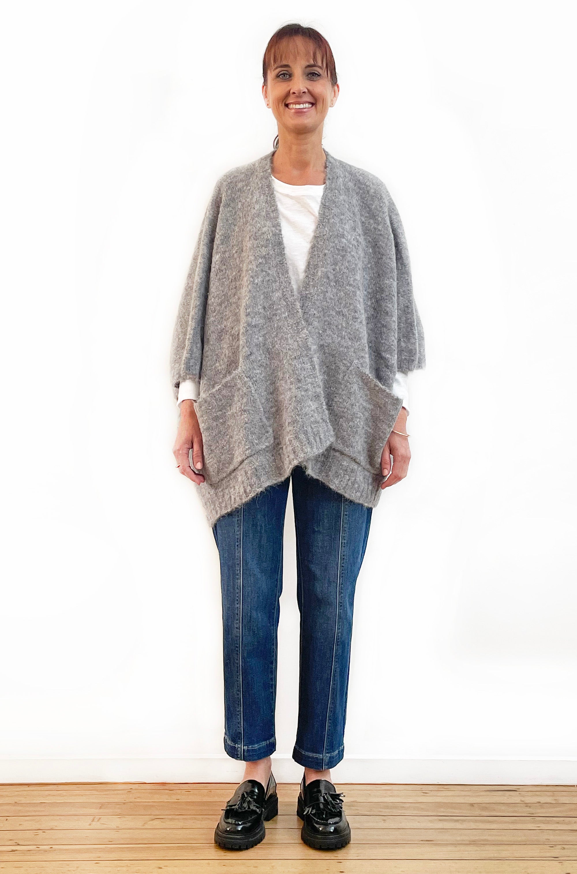 ALPACA WOOL BLEND SLEEVELESS OVERSIZED CARDI SILVER GREY