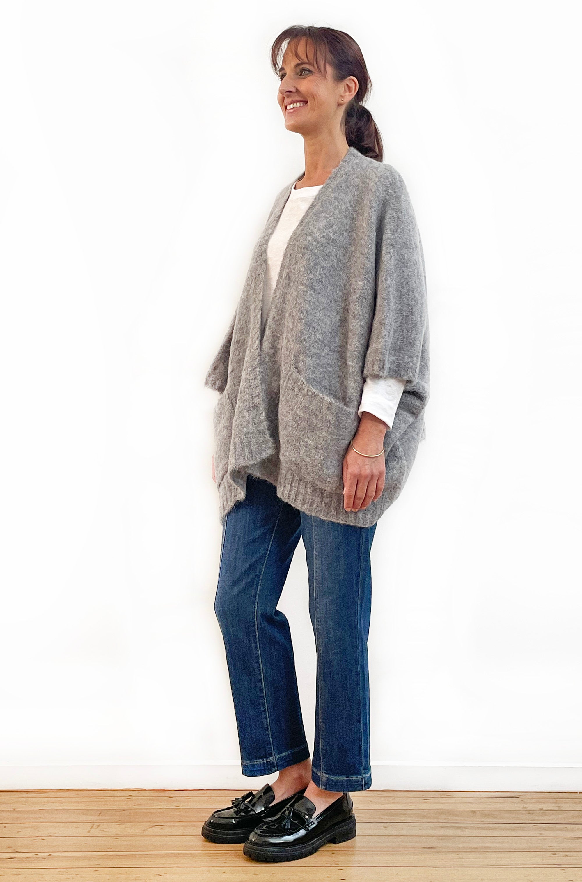 ALPACA WOOL BLEND SLEEVELESS OVERSIZED CARDI SILVER GREY