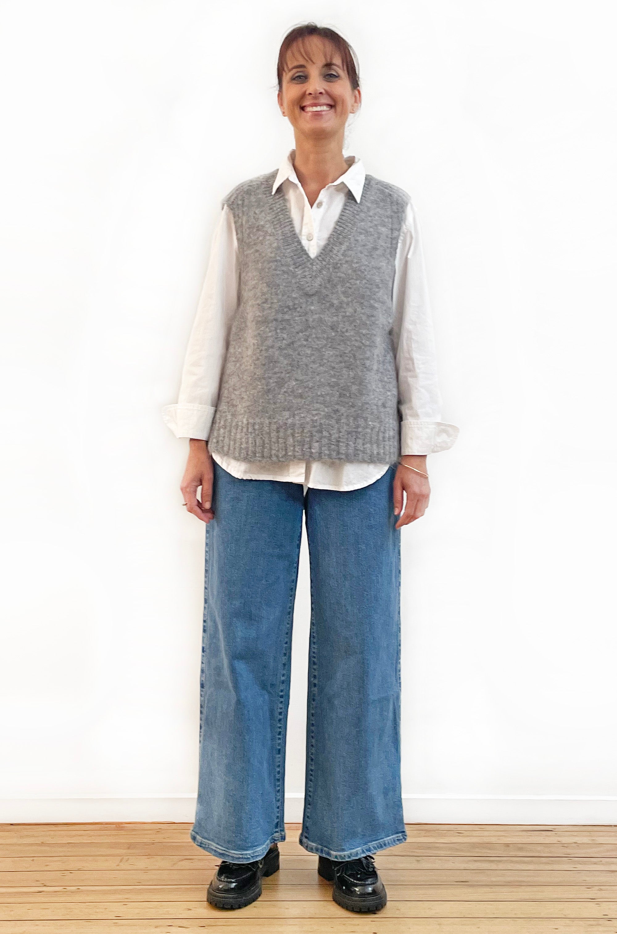 ALPACA/WOOL BLEND V-NECK VEST SILVER GREY