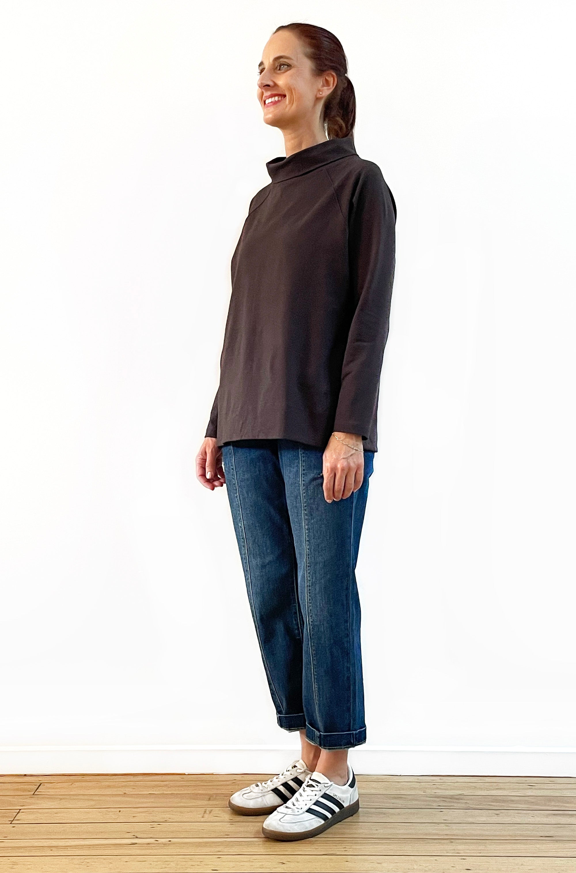 BAMBOO/ORGANIC COTTON ROLL NECK TOP CHOCOLATE