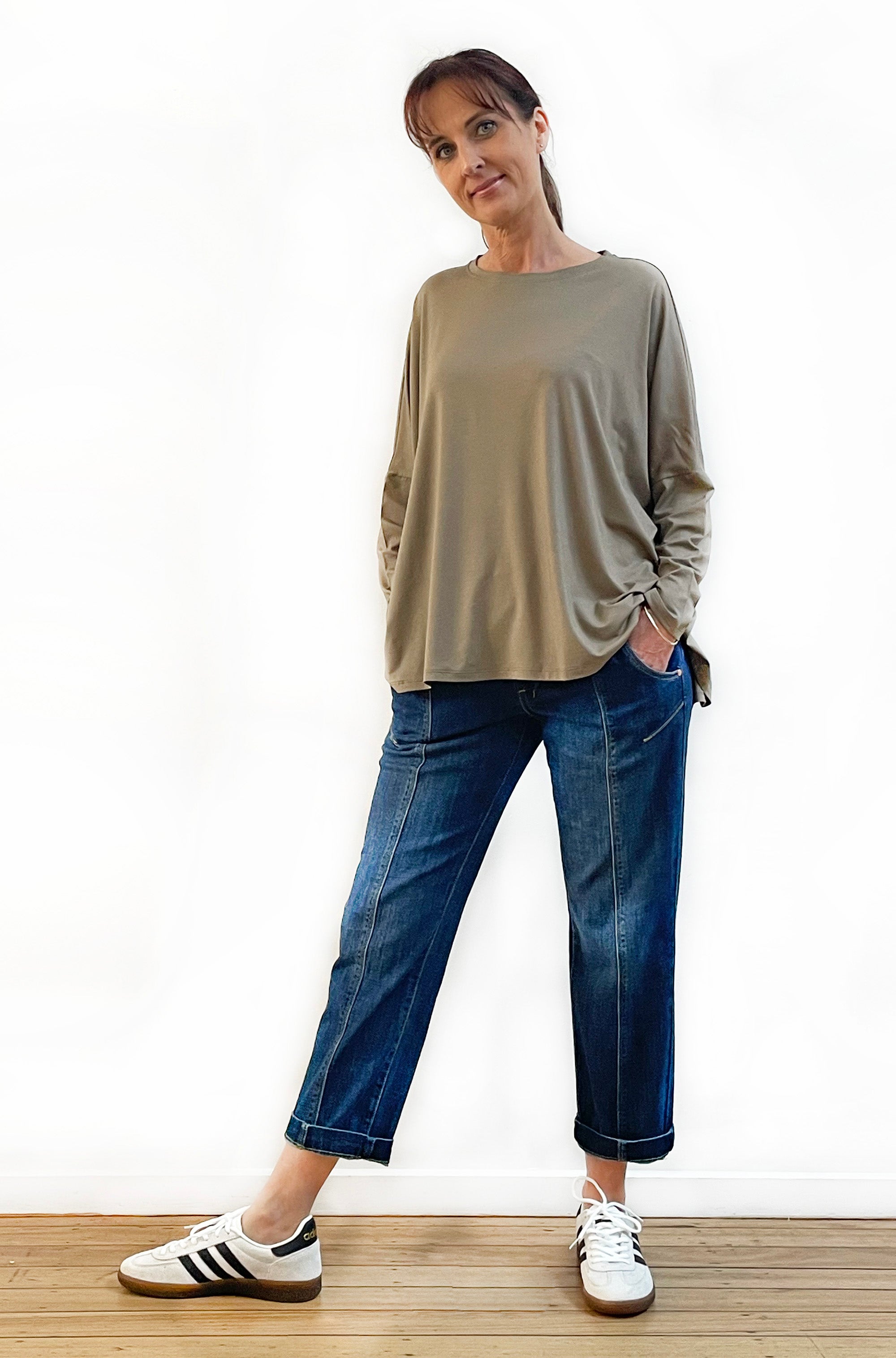BAMBOO LONG SLEEVE CURVED HEM BOX TOP LATTE
