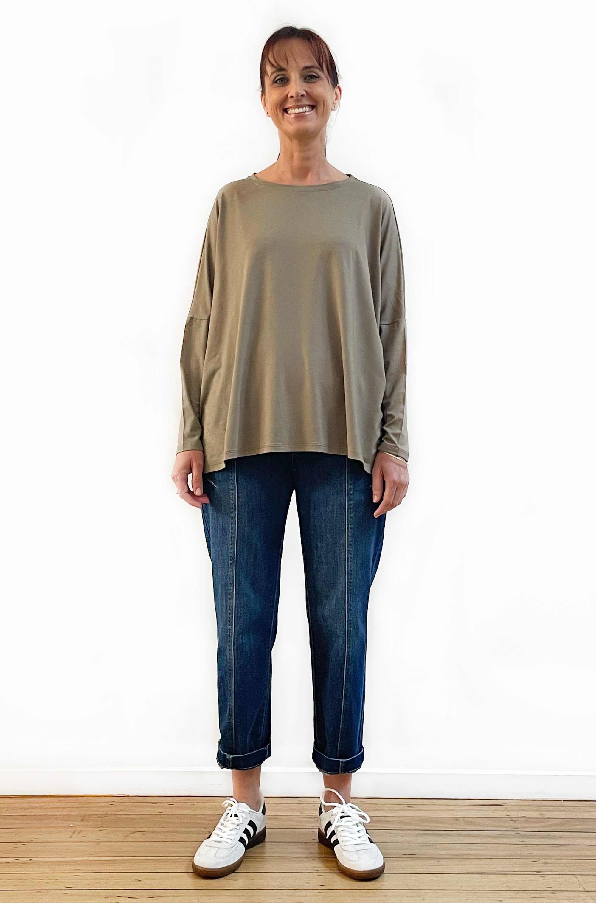 BAMBOO LONG SLEEVE CURVED HEM BOX TOP LATTE