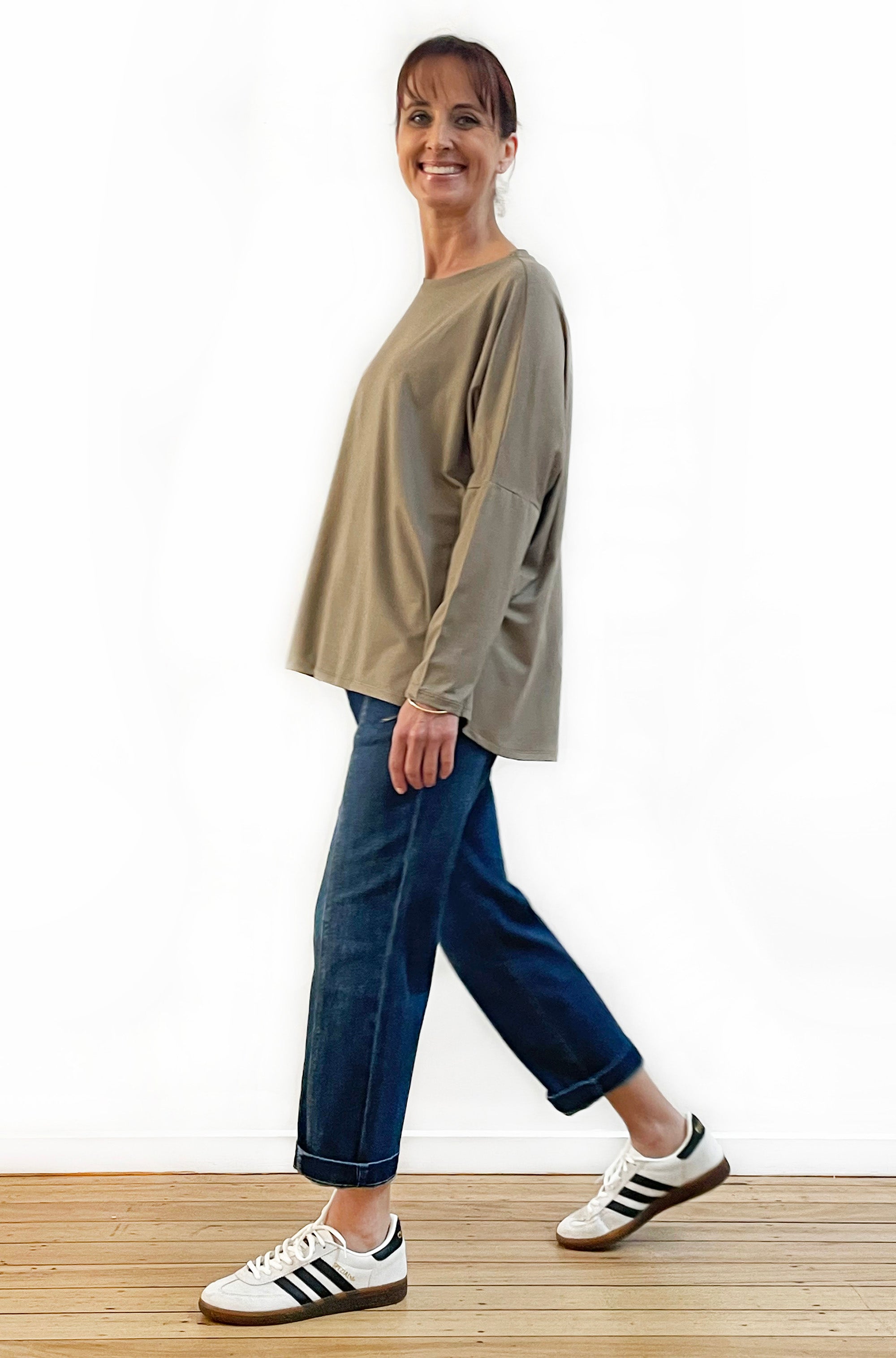 BAMBOO LONG SLEEVE CURVED HEM BOX TOP LATTE
