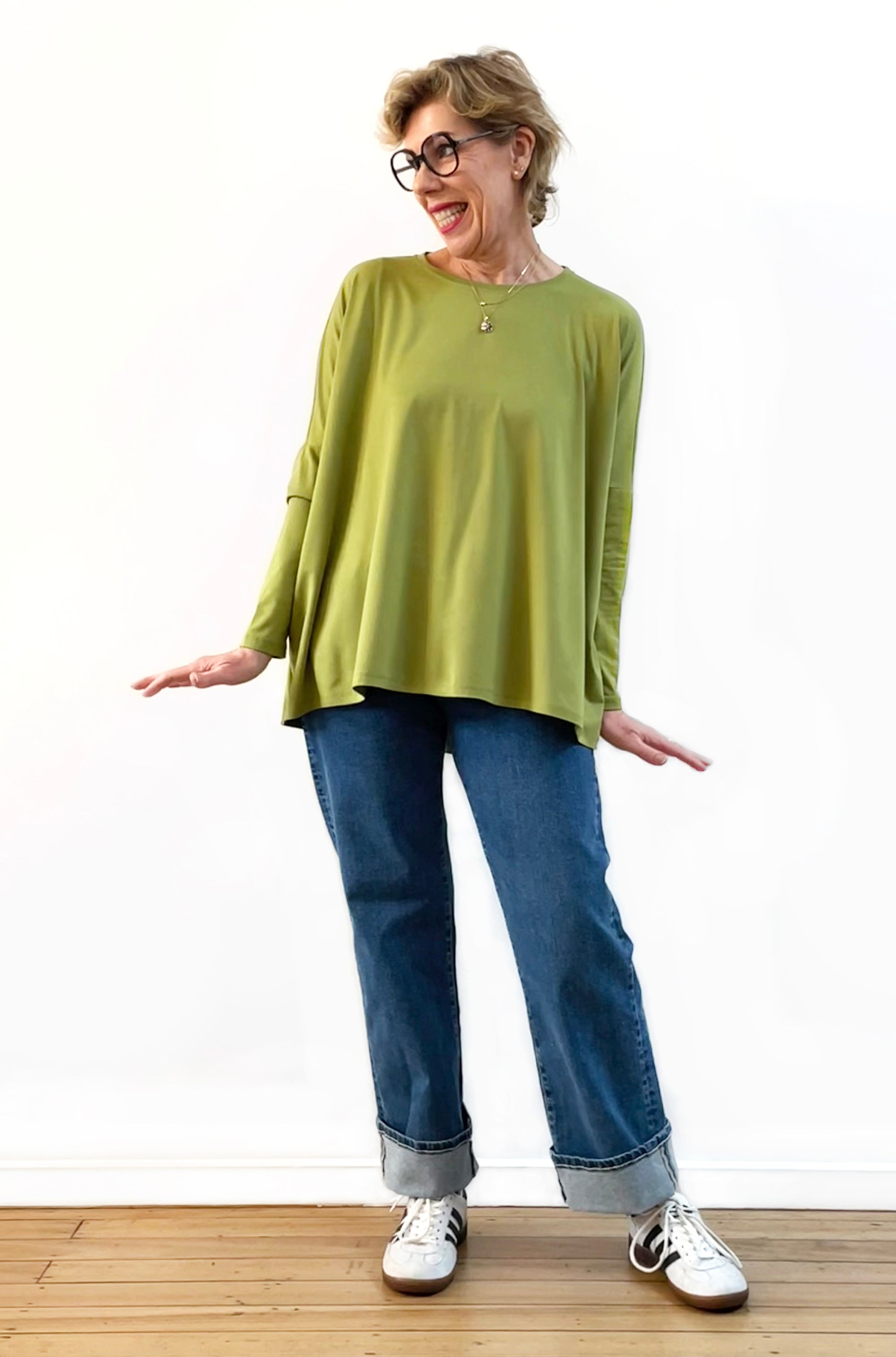 BAMBOO LONG SLEEVE CURVED HEM BOX TOP LEAF