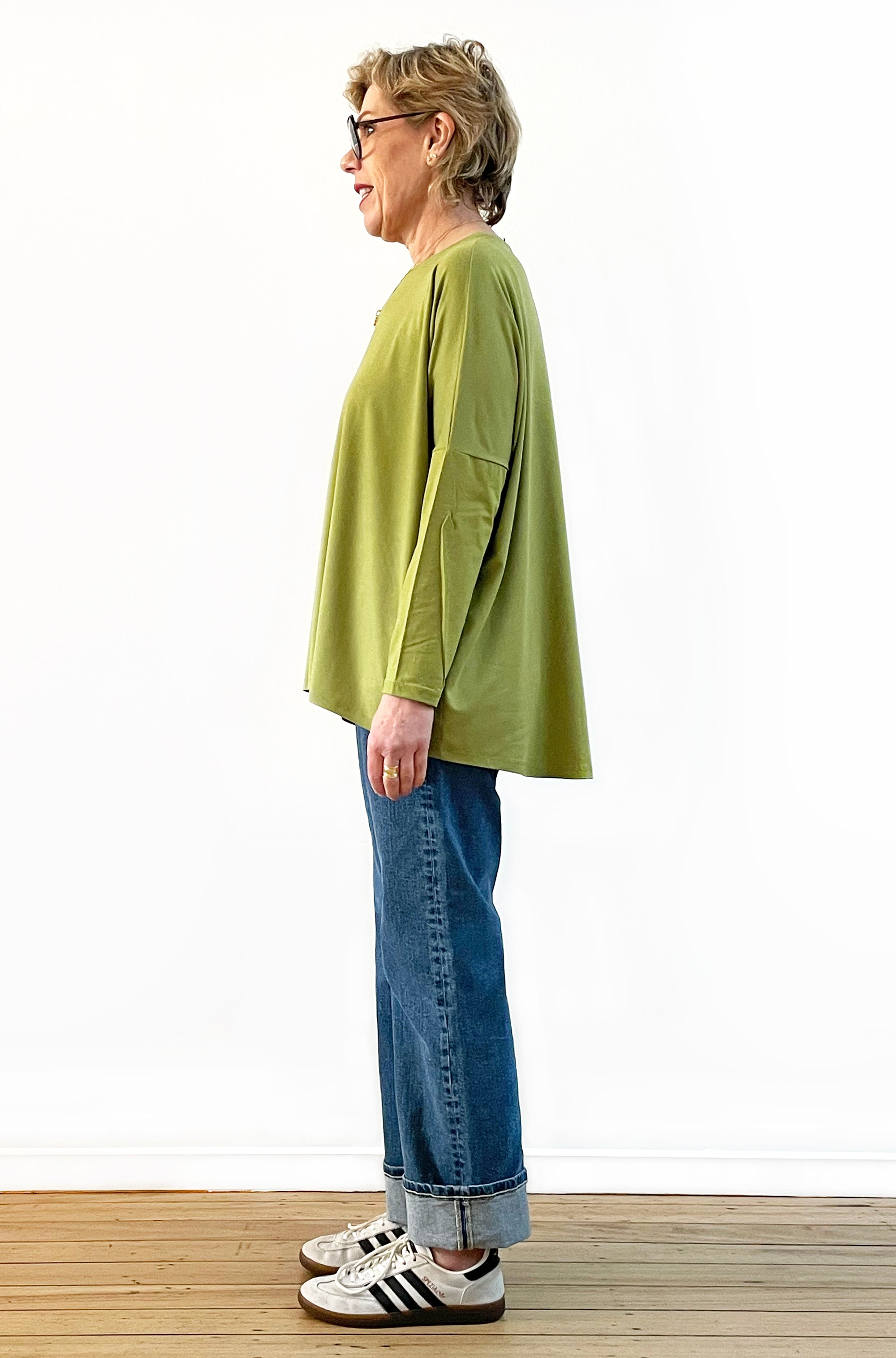 BAMBOO LONG SLEEVE CURVED HEM BOX TOP LEAF