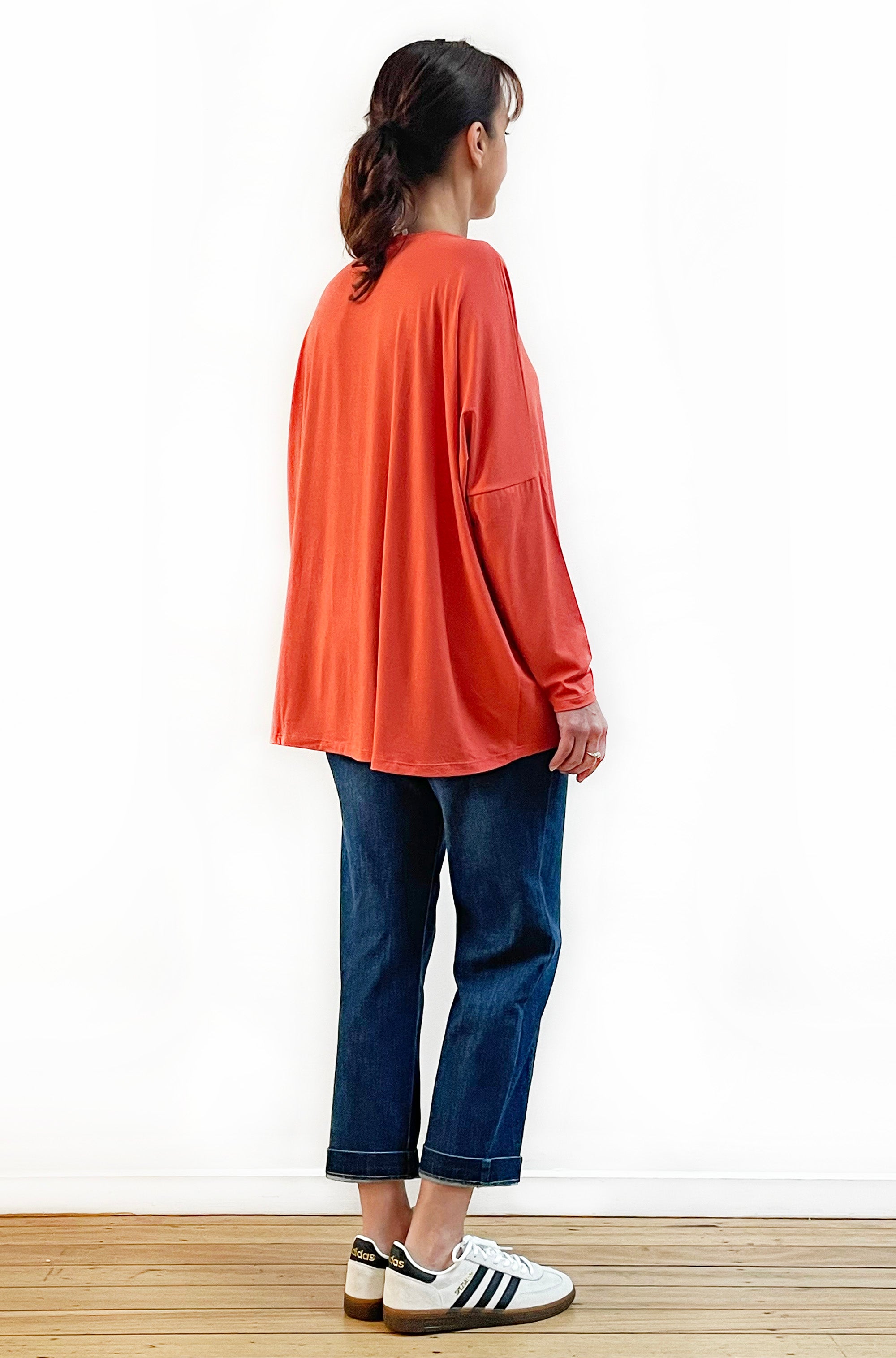 BAMBOO LONG SLEEVE CURVED HEM BOX TOP PAPAYA