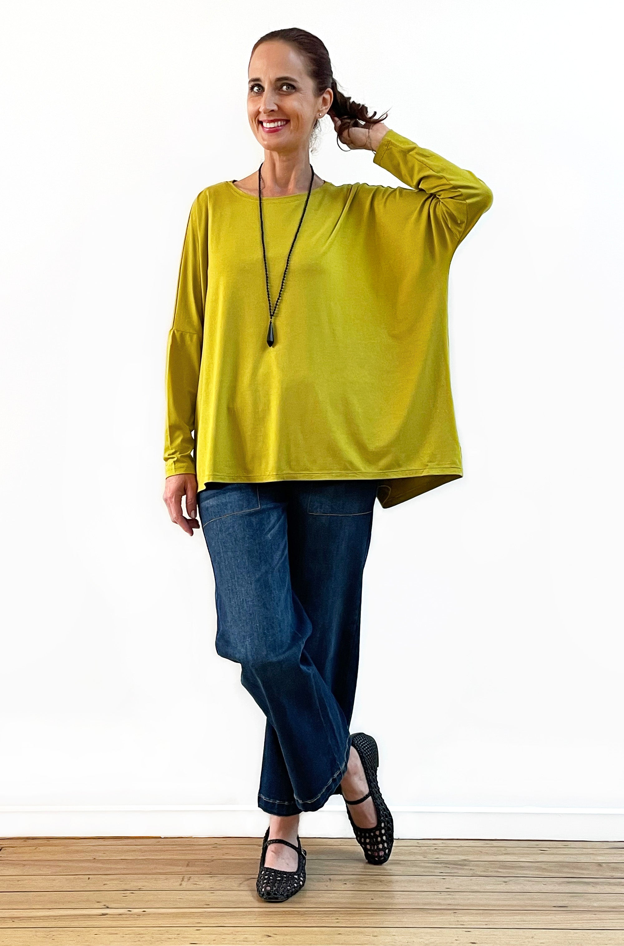 BAMBOO LONG SLEEVE CURVED HEM BOX TOP PICKLE