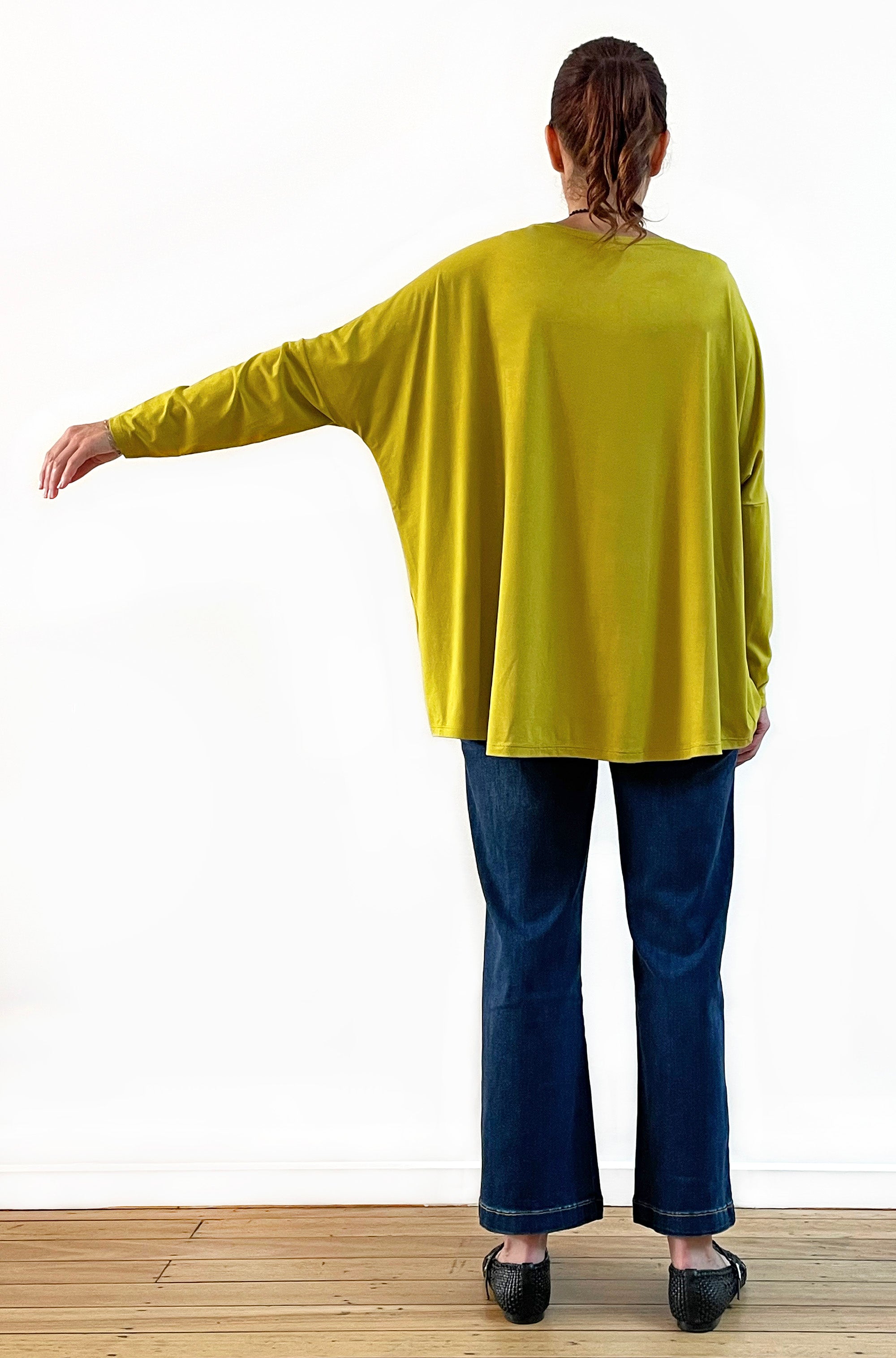 BAMBOO LONG SLEEVE CURVED HEM BOX TOP PICKLE