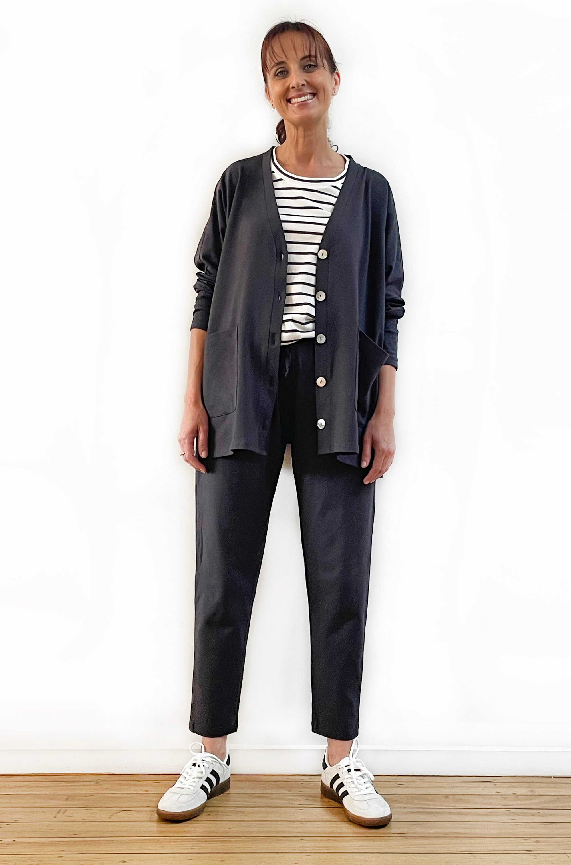 BAMBOO/ORGANIC COTTON BUTTON THRU CARDI GRAPHITE