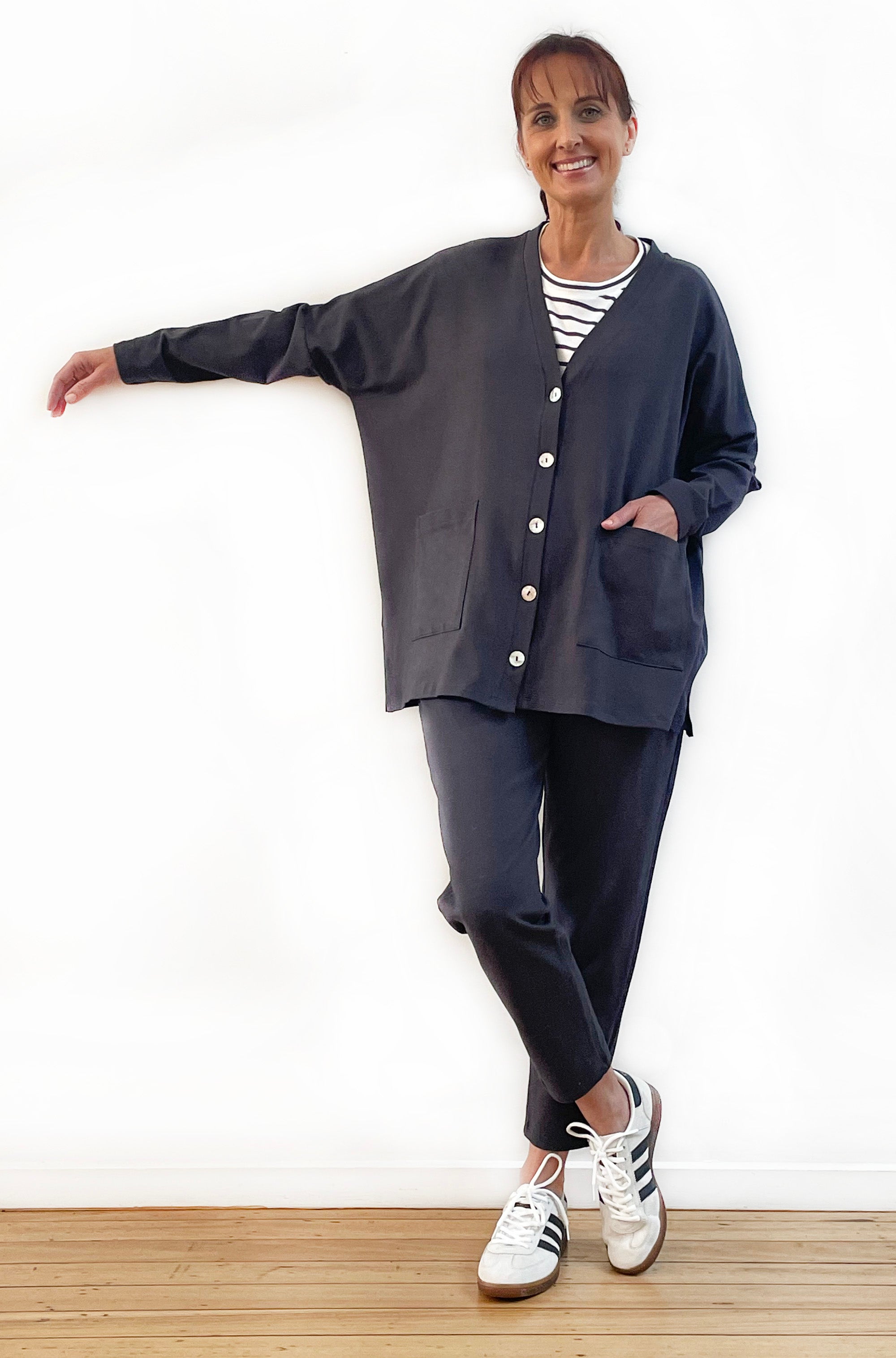 BAMBOO/ORGANIC COTTON BUTTON THRU CARDI GRAPHITE