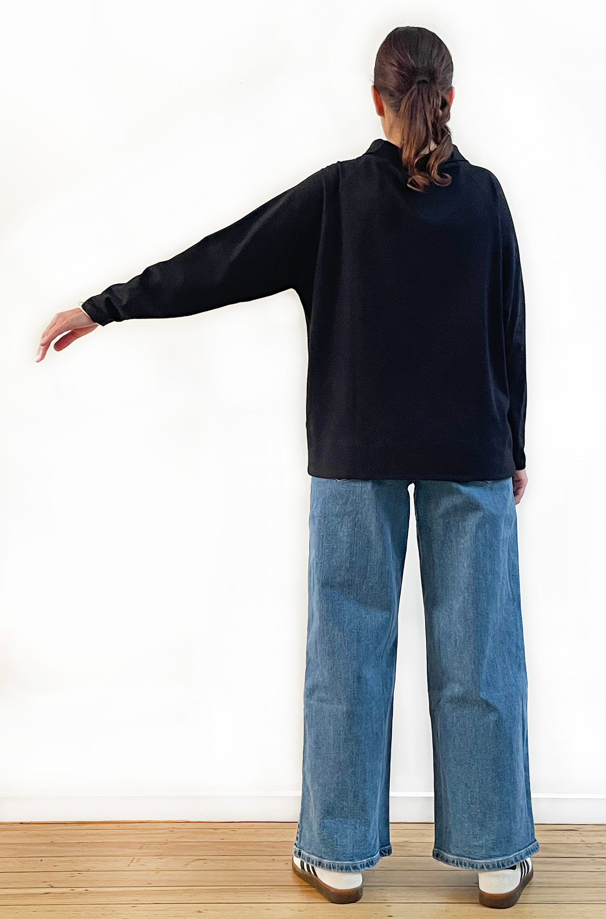BAMBOO/ORGANIC COTTON ROLL NECK TOP BLACK