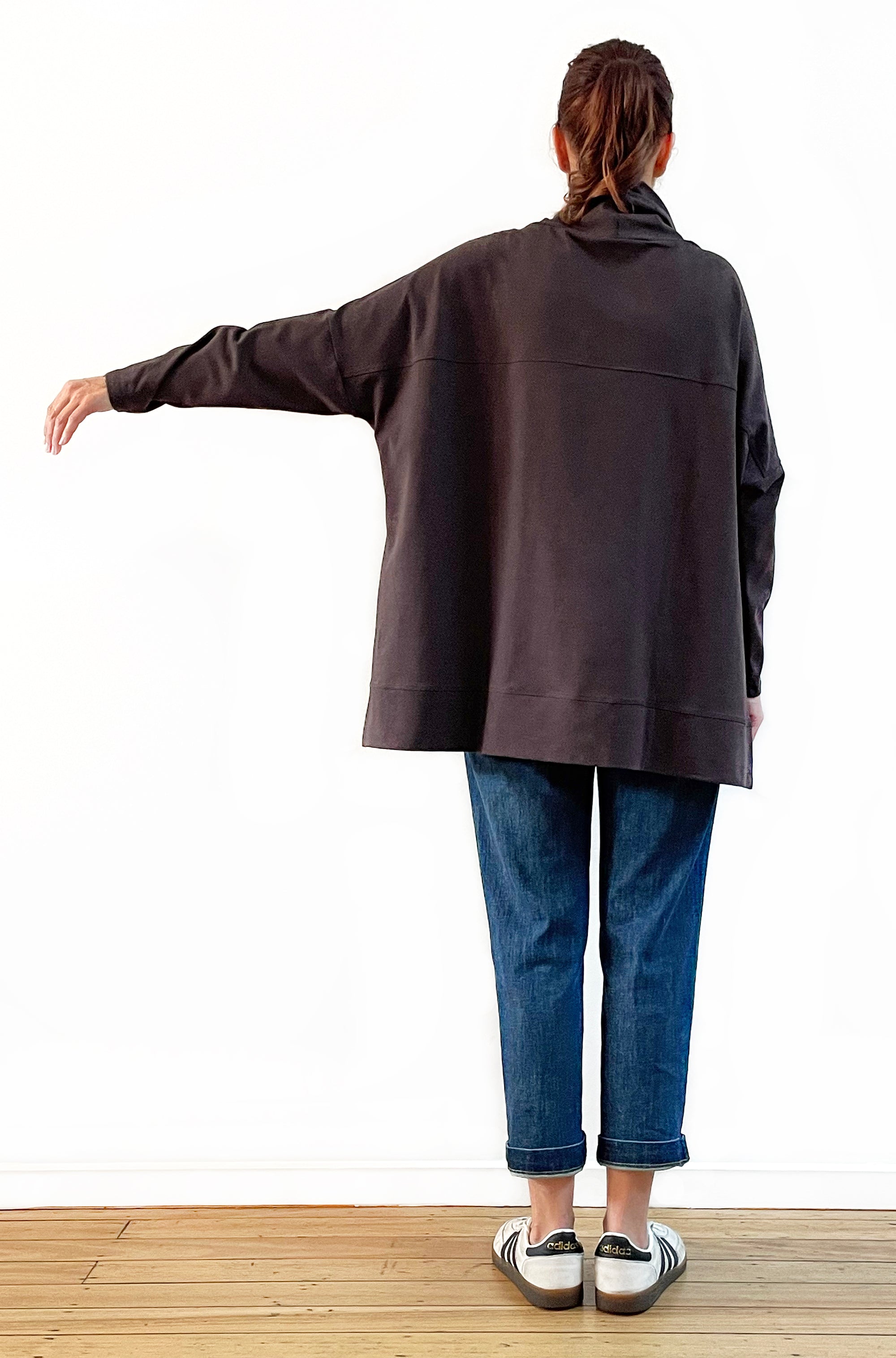 BAMBOO/ORGANIC COTTON PATCH POCKET COWL NECK TOP CHOCOLATE