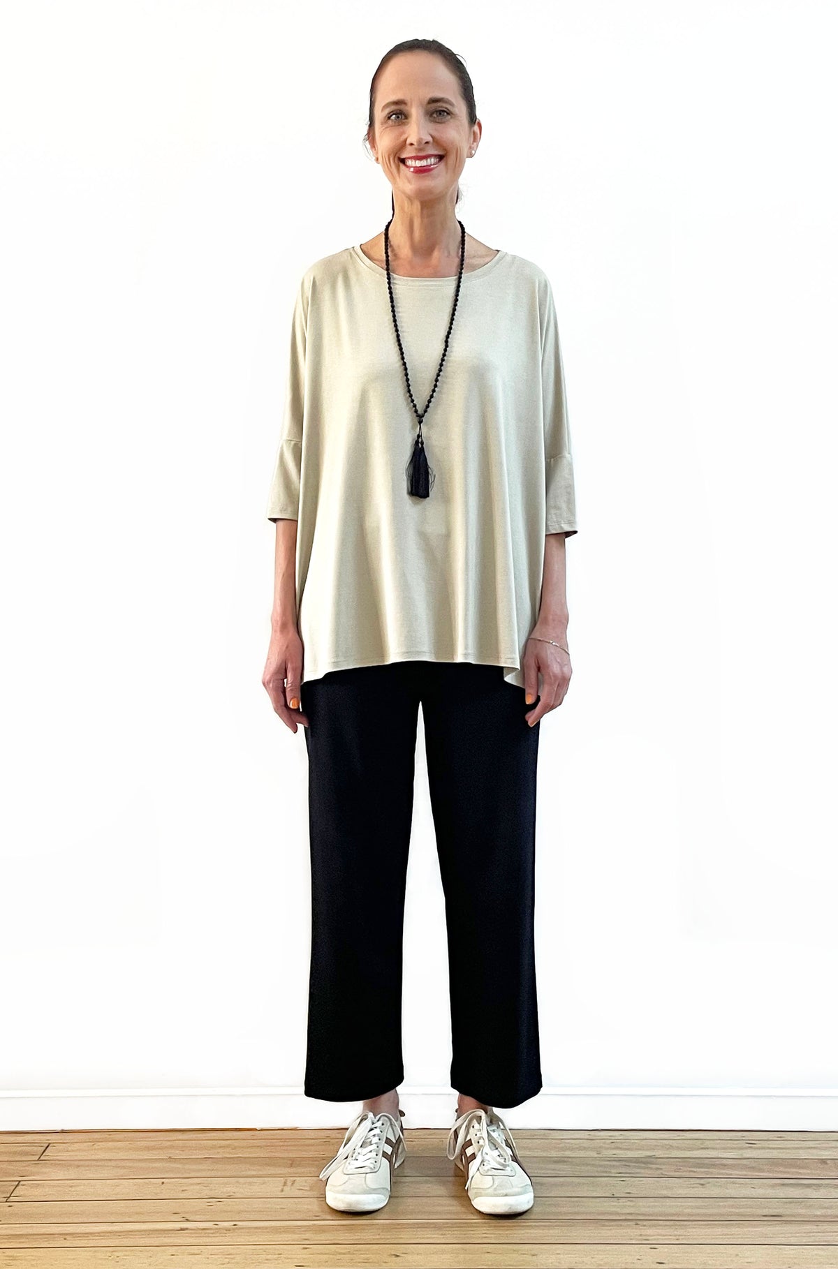 BAMBOO SHORT SLEEVE CURVED HEM BOX TOP SAND