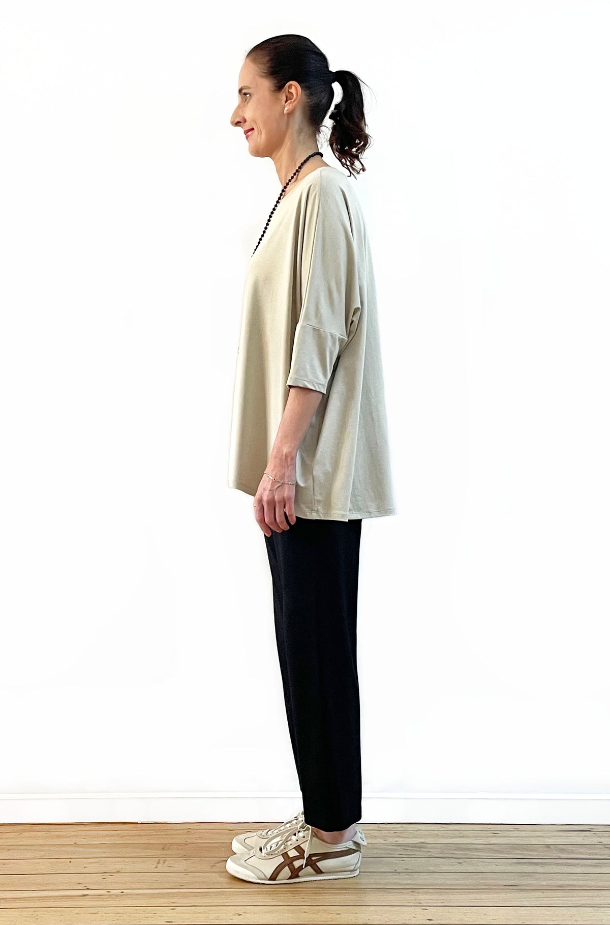 BAMBOO SHORT SLEEVE CURVED HEM BOX TOP SAND