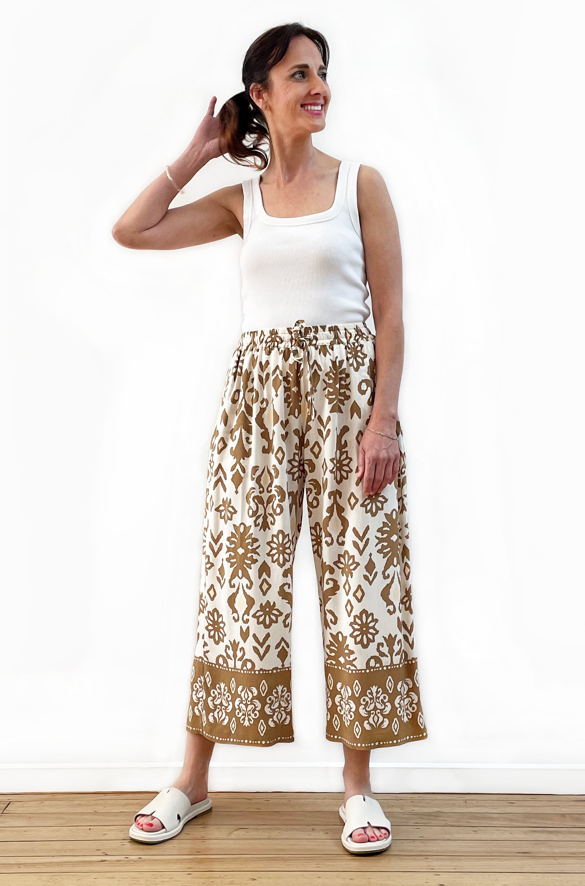 BORDER PRINT CROPPED WIDE LEG PANT BRASS