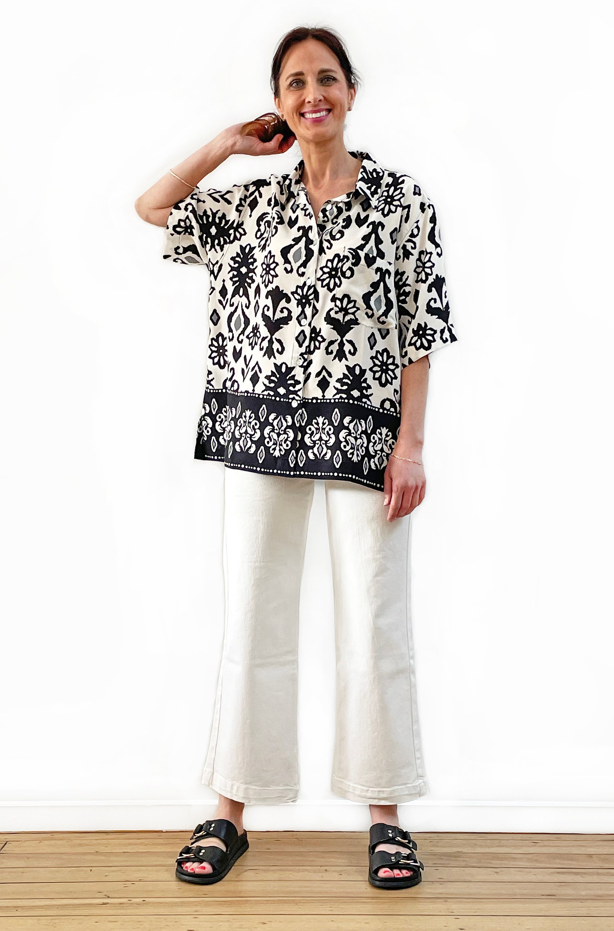 BORDER PRINT SHORT SLEEVE SHIRT BLACK