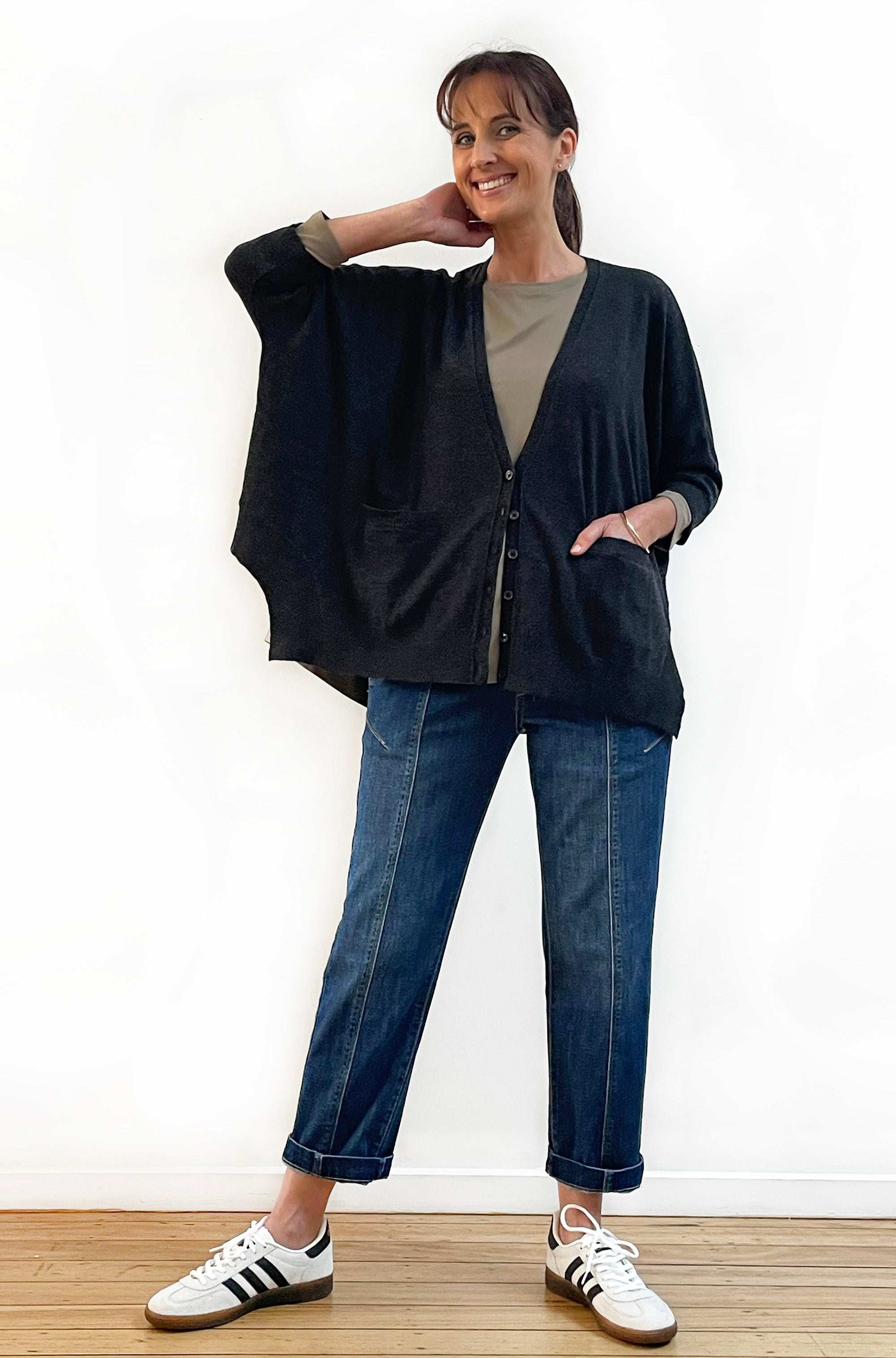 BRIDGE & LORD MERINO CASHMERE TRINA CARDIGAN COAL