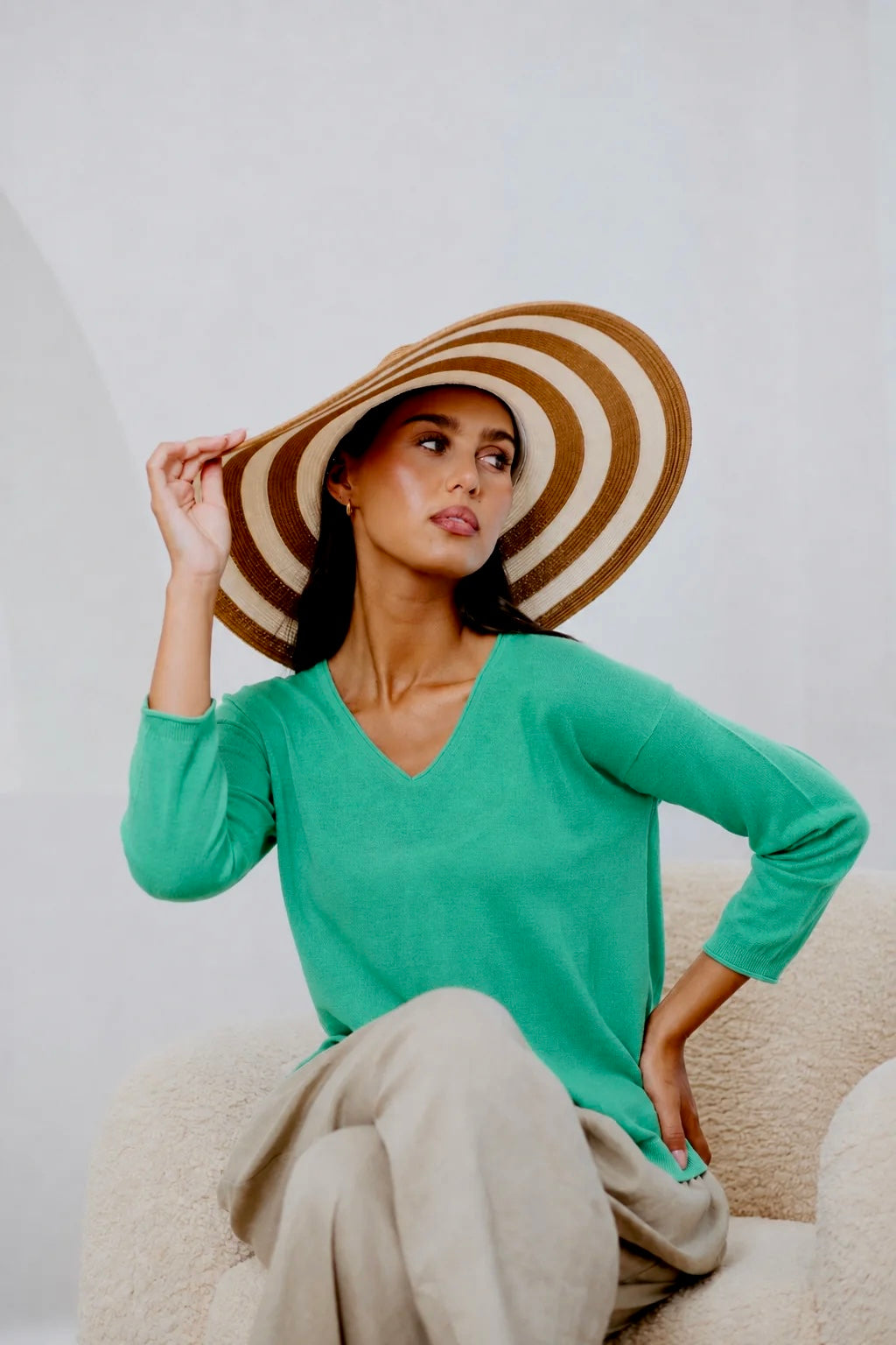 BRIDGE & LORD LINEN/COTTON V-NECK RELAXED PULLOVER JADE