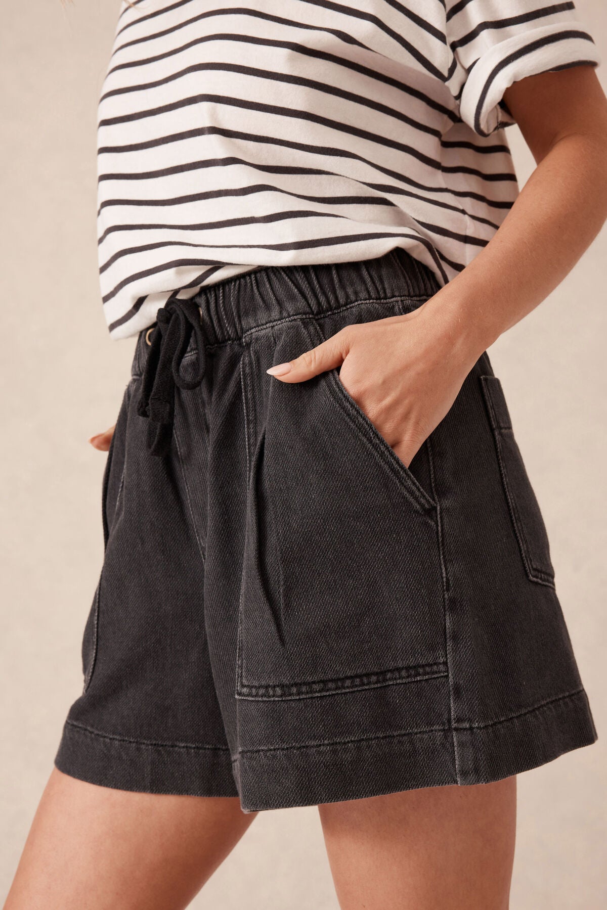 CERES LIFE DARCY RELAXED EVERYDAY SHORT VINTAGE BLACK TWILL