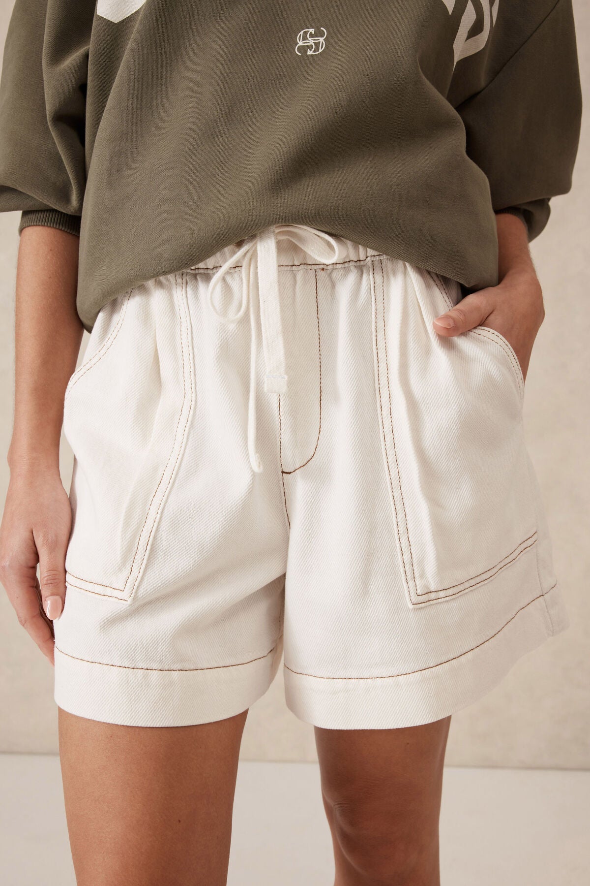 CERES LIFE DARCY RELAXED EVERYDAY SHORT ECRU TWILL