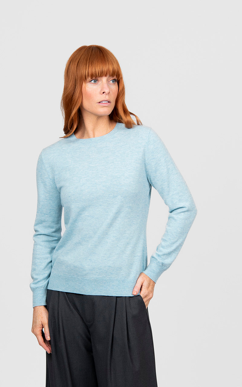 BRIDGE & LORD MERINO CASHMERE CHLOE CREW NECK PULLOVER AQUAMARINE