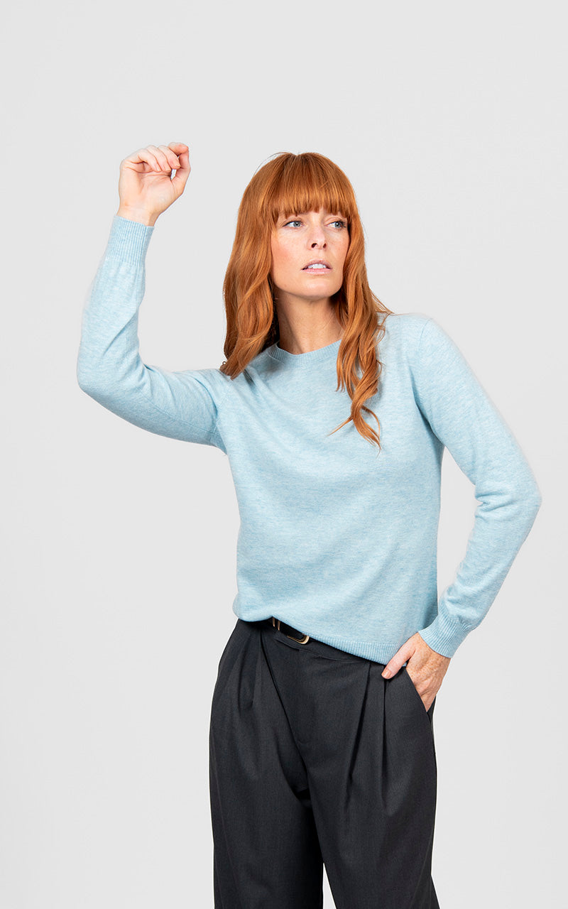 BRIDGE & LORD MERINO CASHMERE CHLOE CREW NECK PULLOVER AQUAMARINE