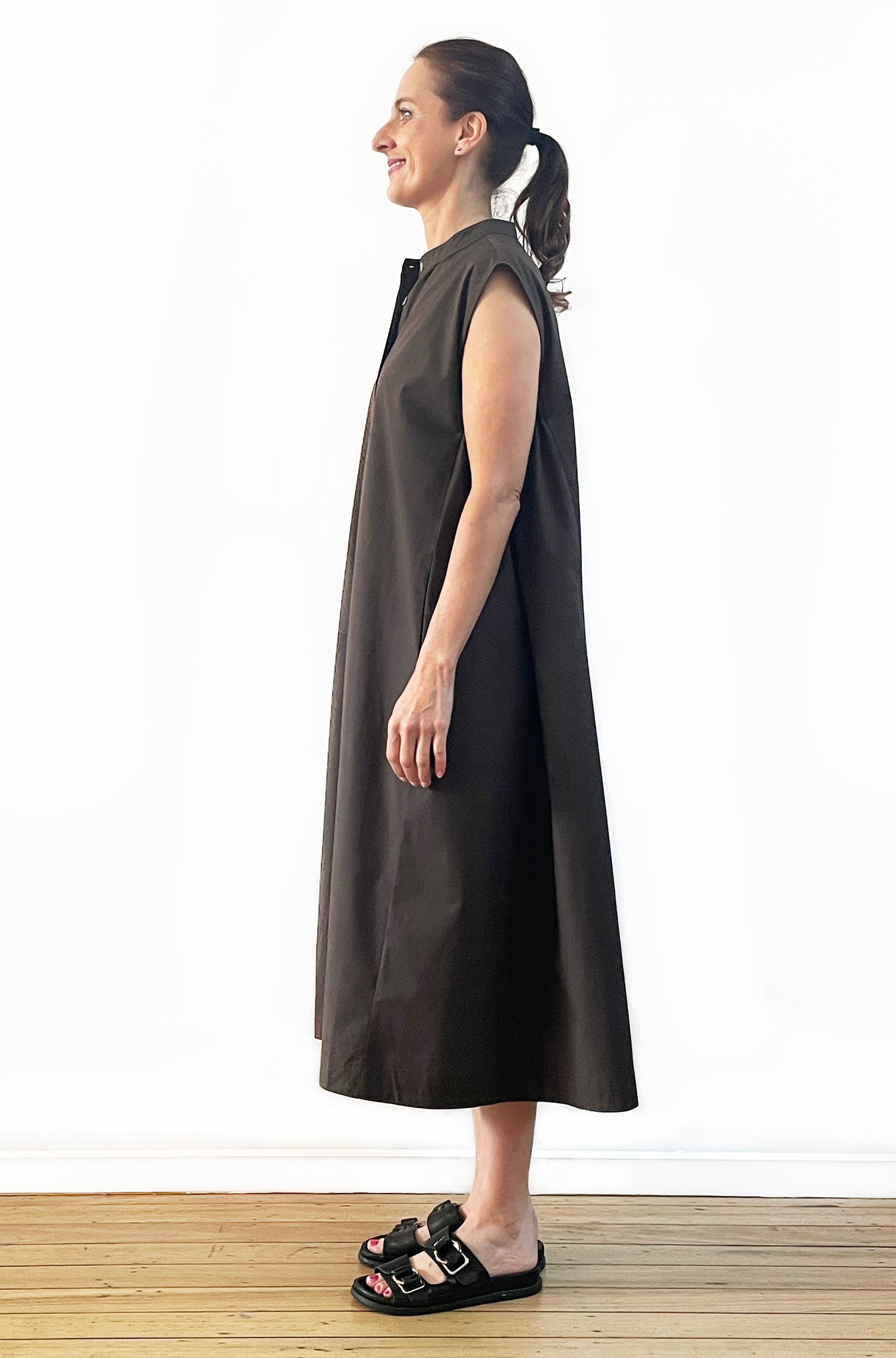 COTTON BUTTON THRU ELASTIC PANEL DRESS DARK CHOCOLATE