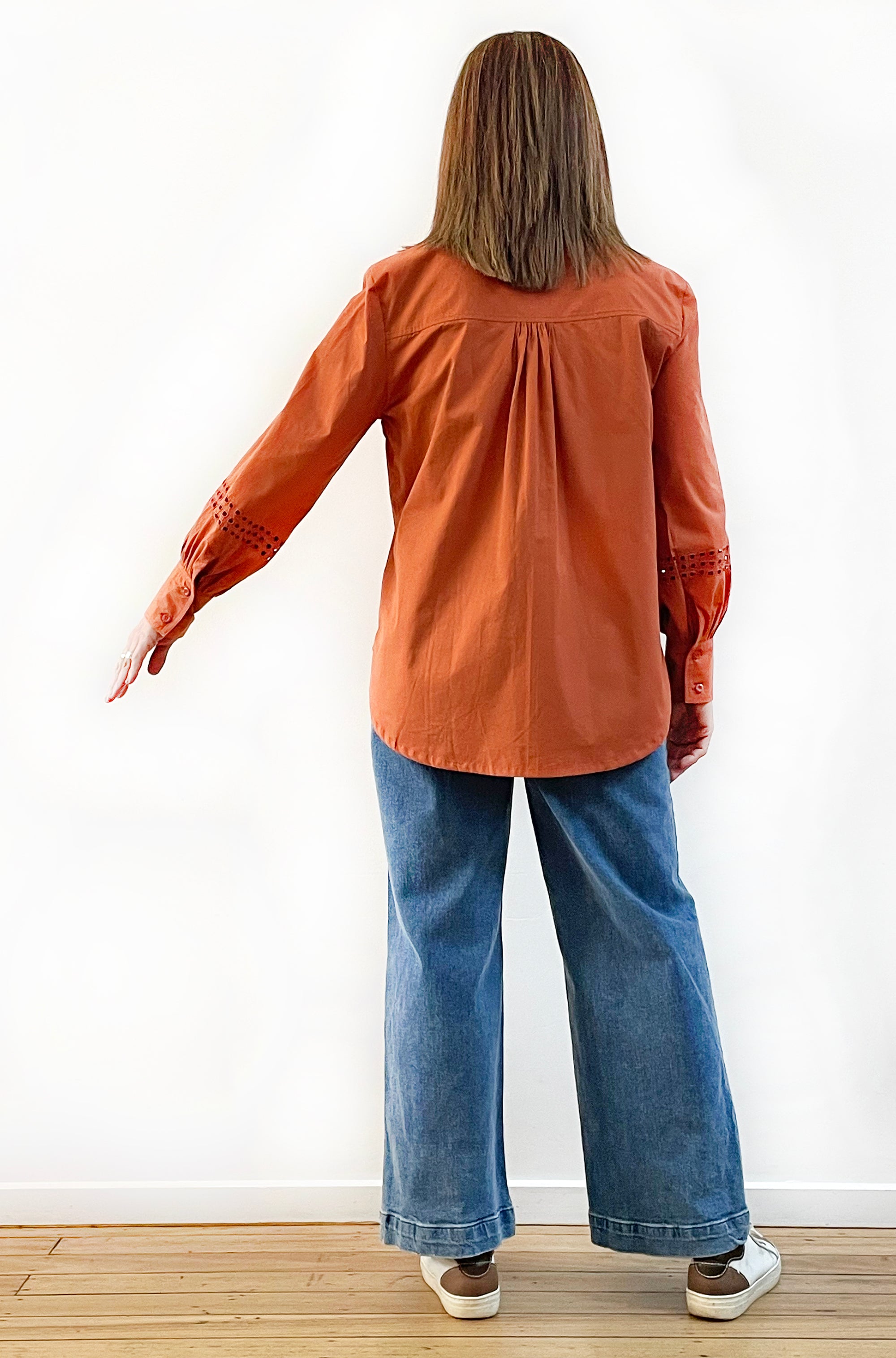 COTTON SLIM CUT CLASSIC CUTWORK SHIRT SPICE