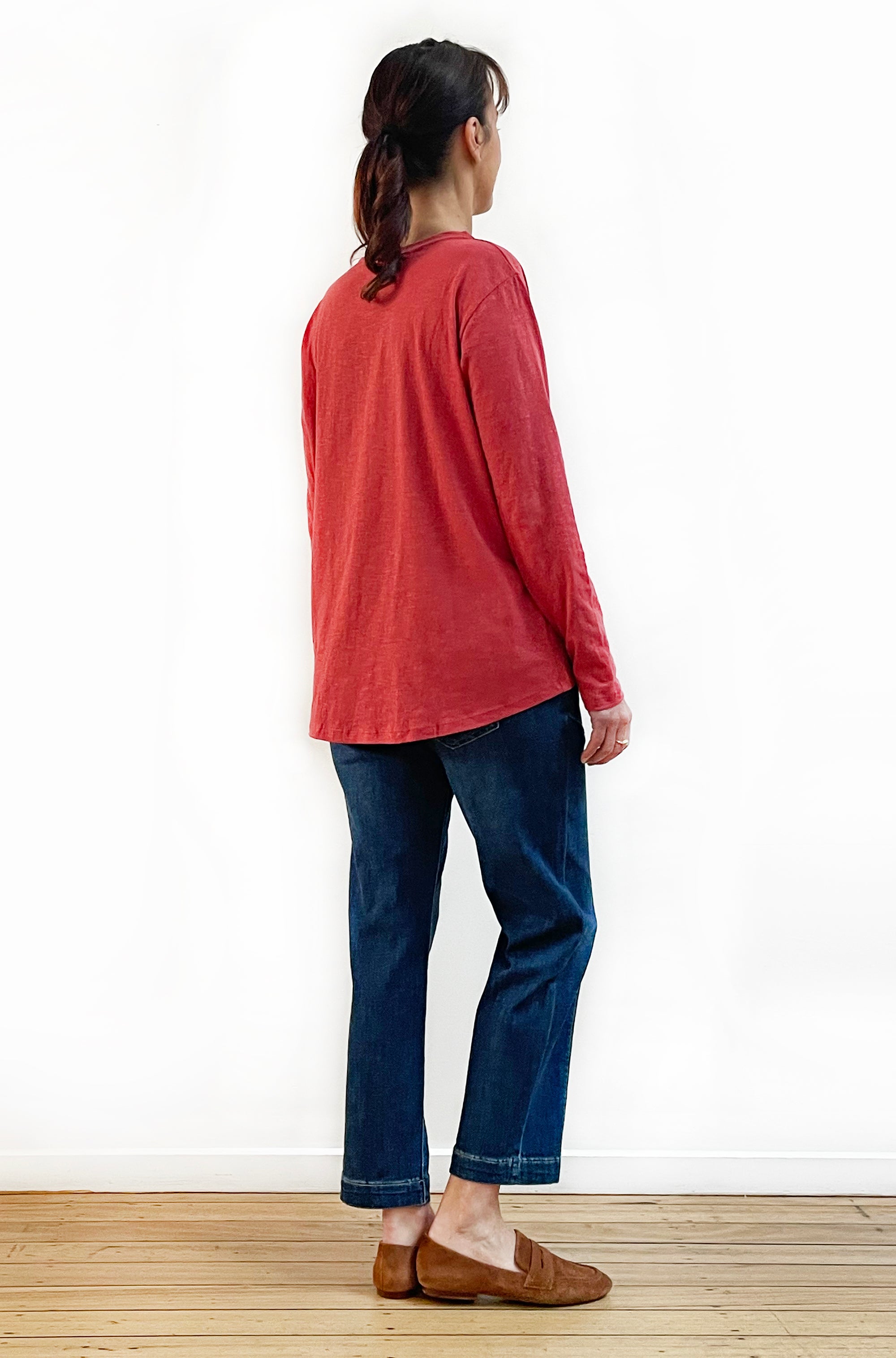 100% COTTON LONG SLEEVE HI LO TEE BRICK RED