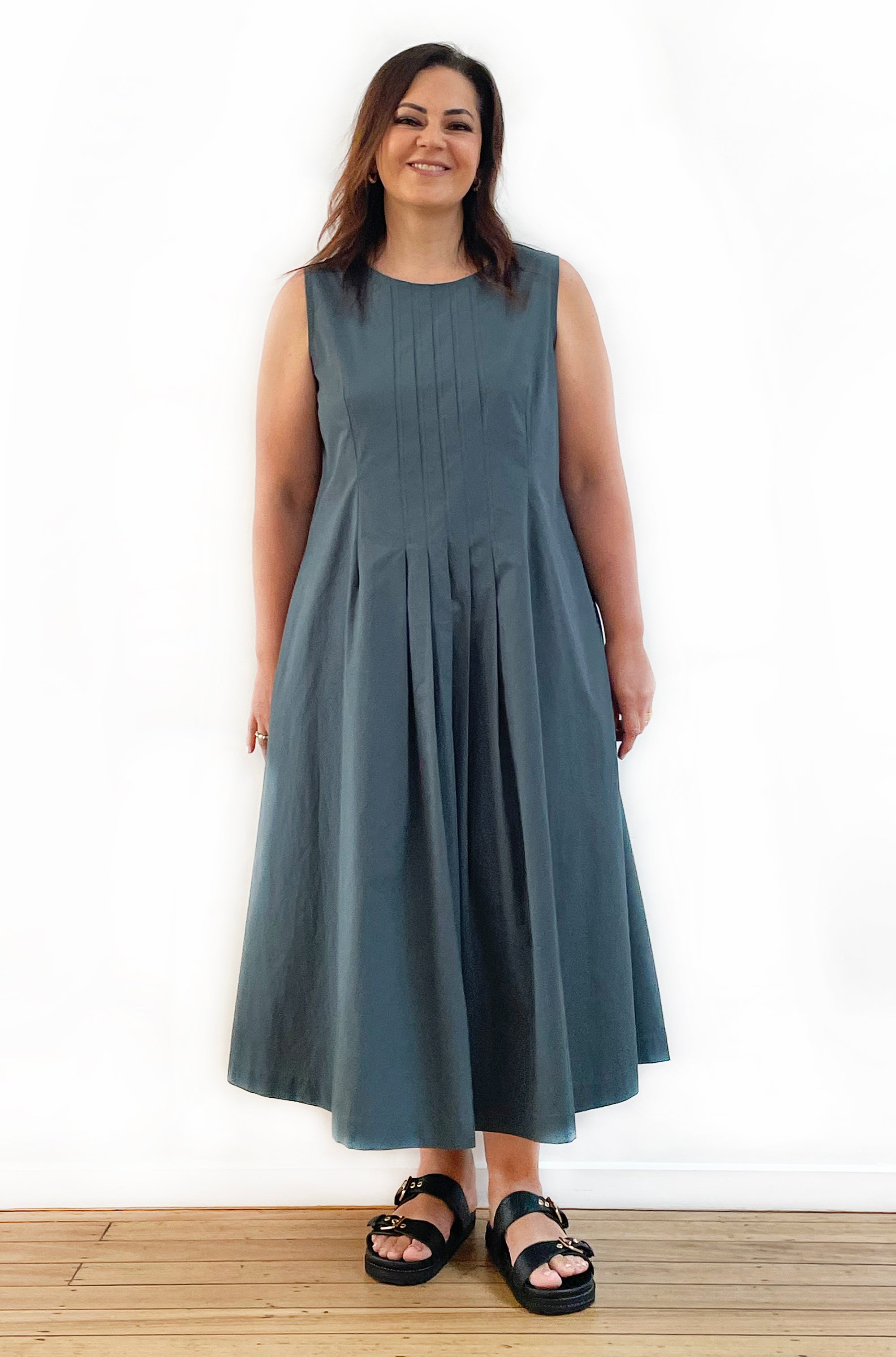 COTTON PLEAT FRONT DRESS MINERAL GREEN